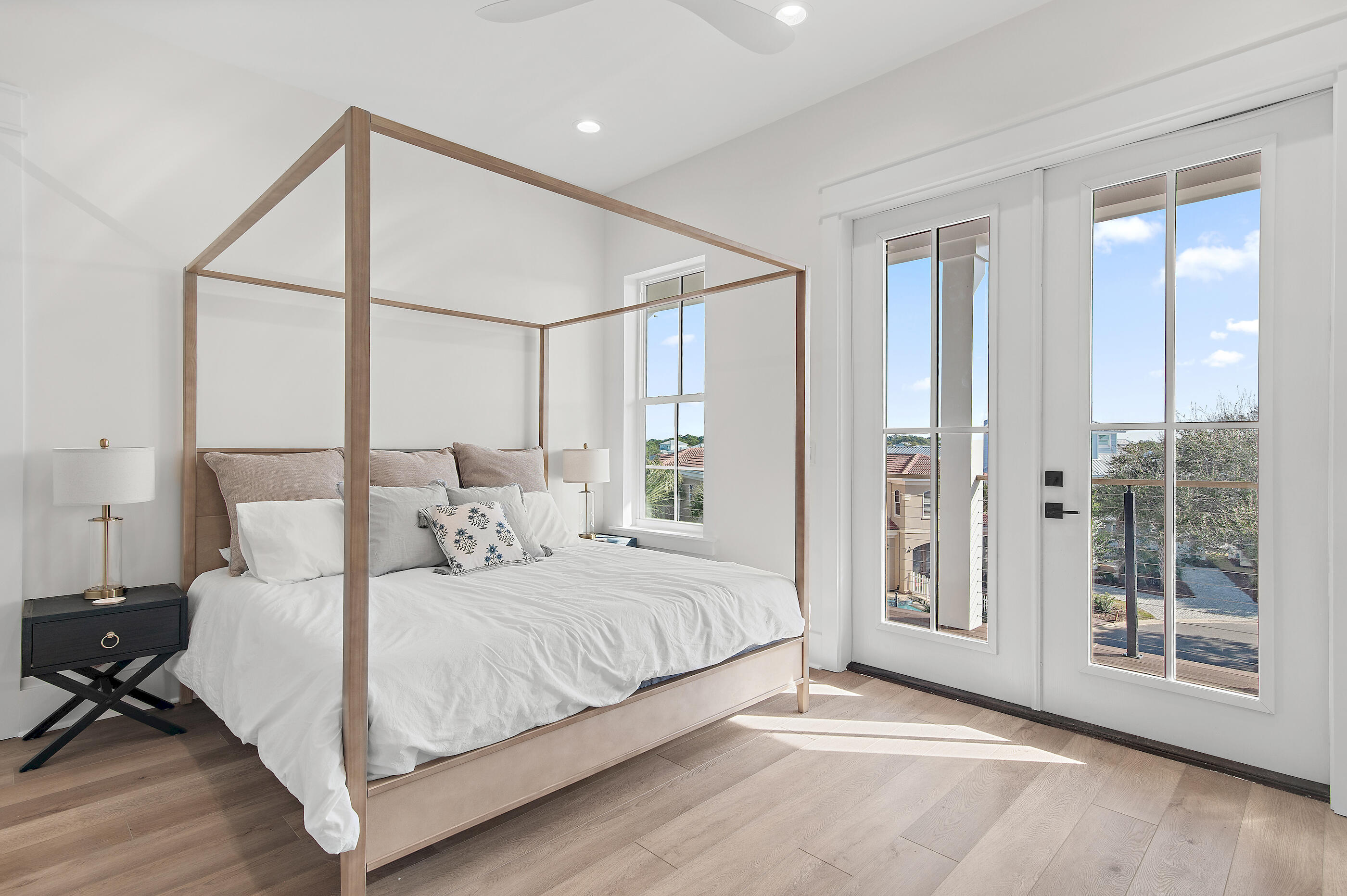 EMERALD WATERS VILLAGE - Residential