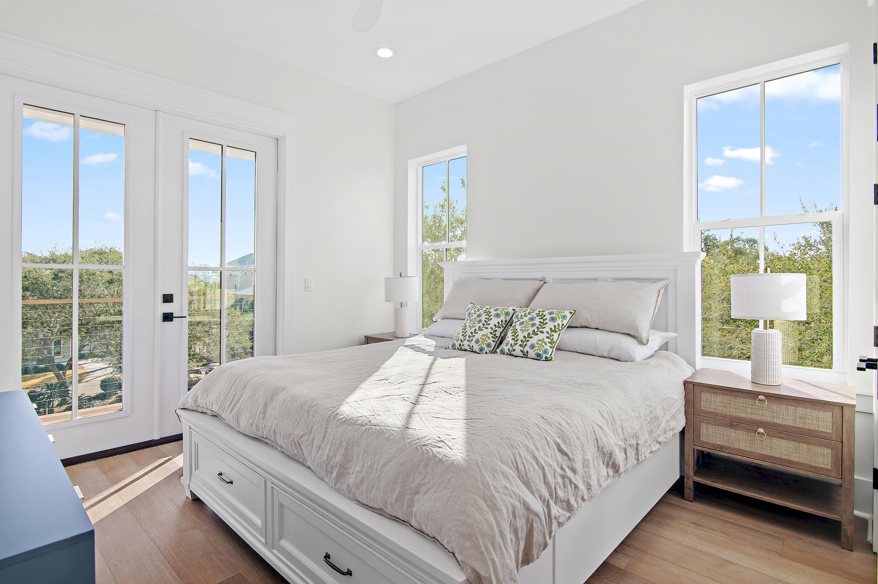 EMERALD WATERS VILLAGE - Residential