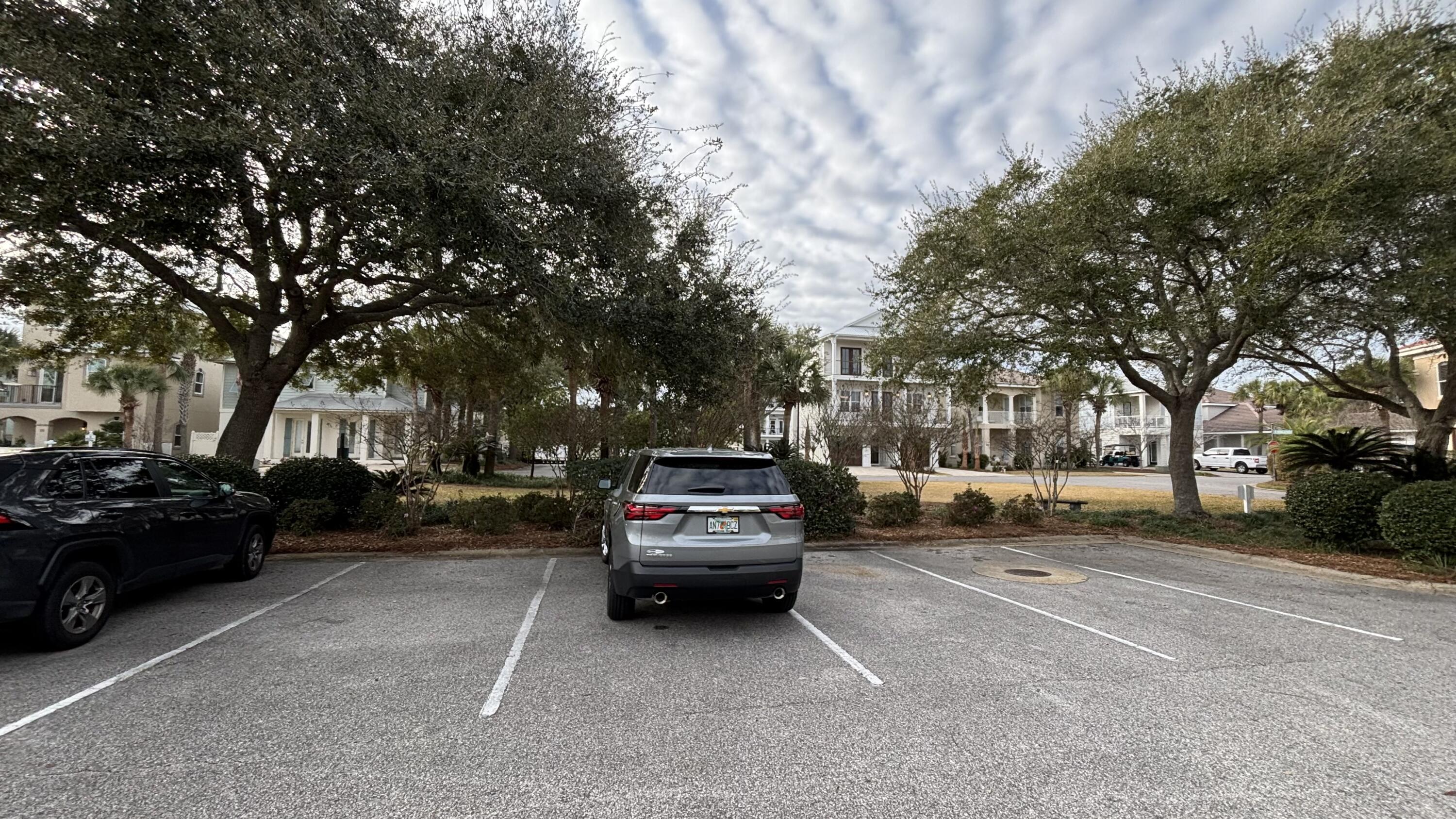 EMERALD WATERS VILLAGE - Residential