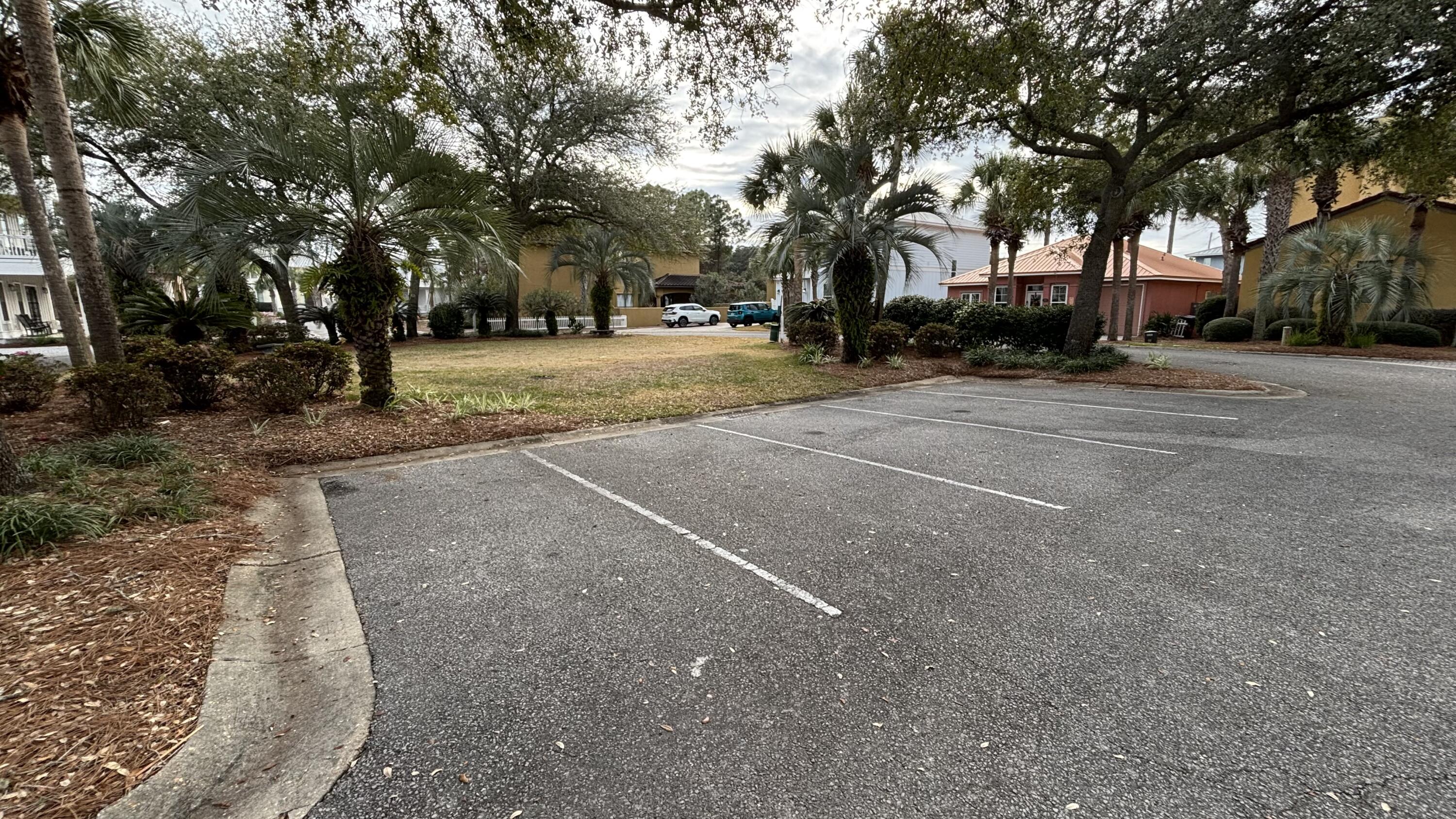 EMERALD WATERS VILLAGE - Residential