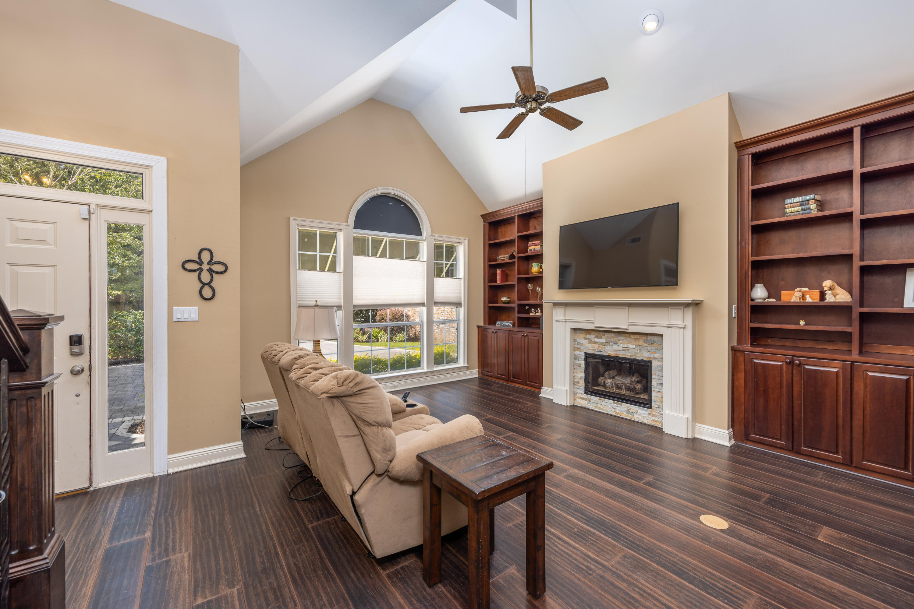 TURNBERRY PLACE - Residential