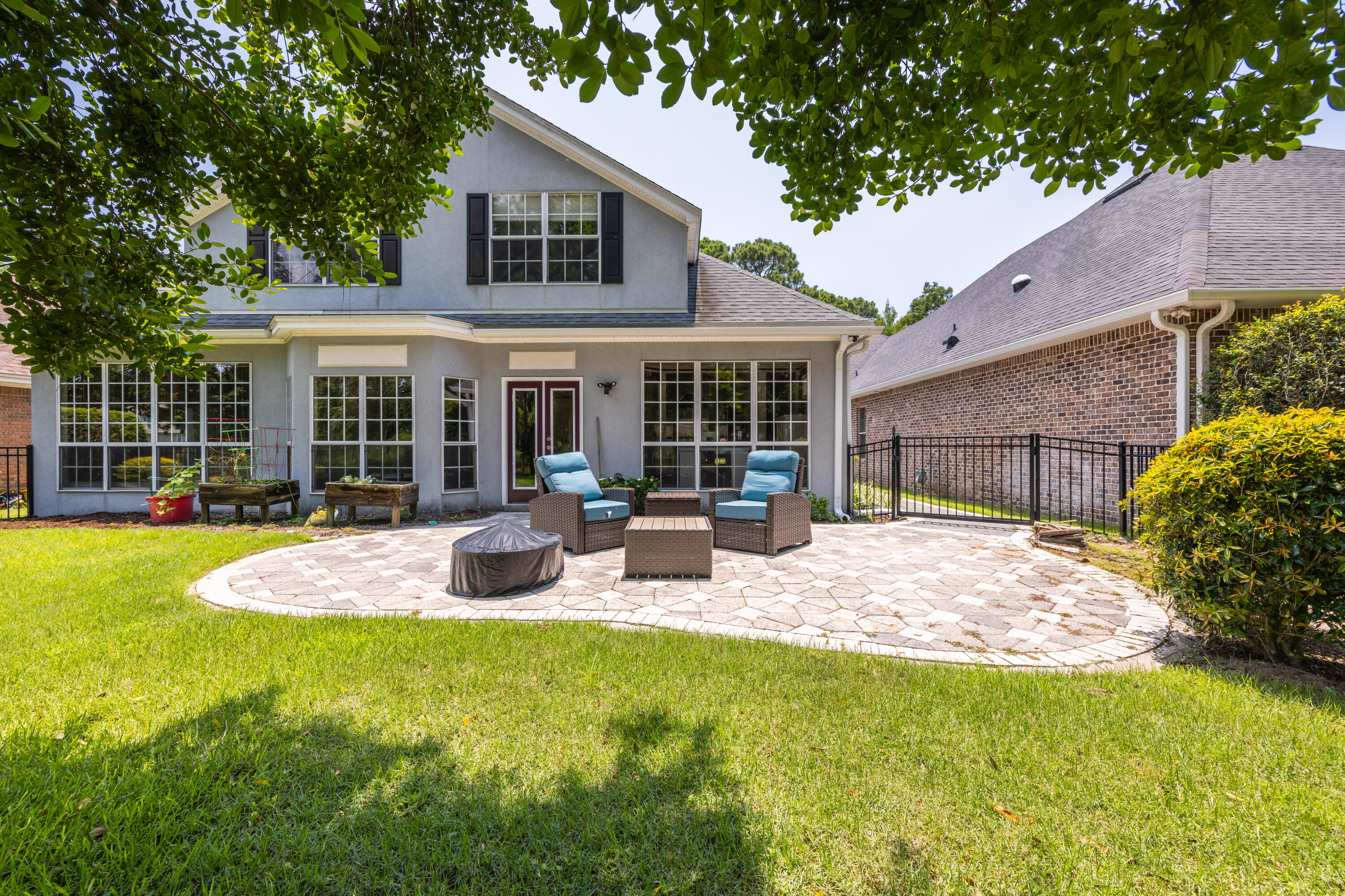 TURNBERRY PLACE - Residential