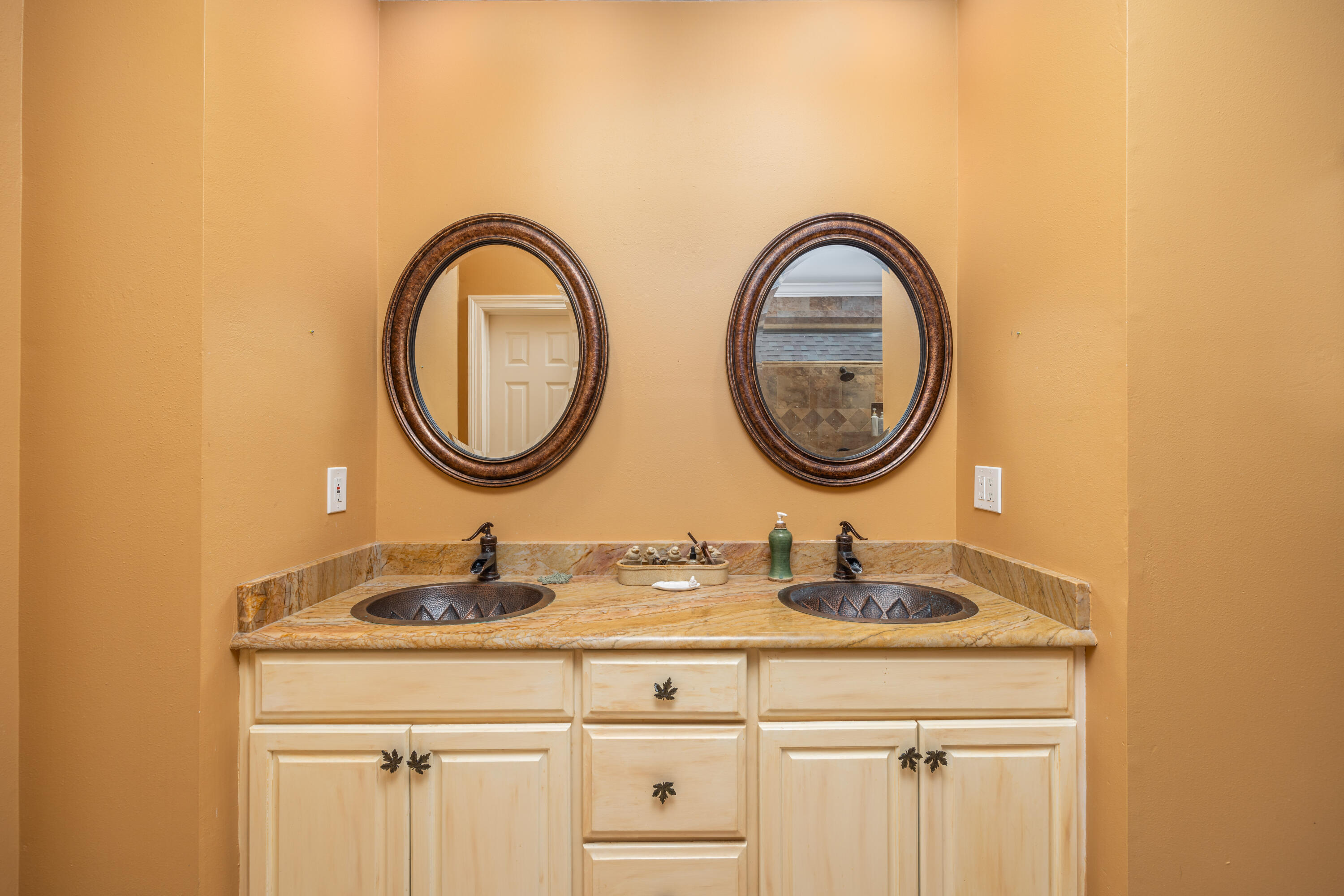 TURNBERRY PLACE - Residential