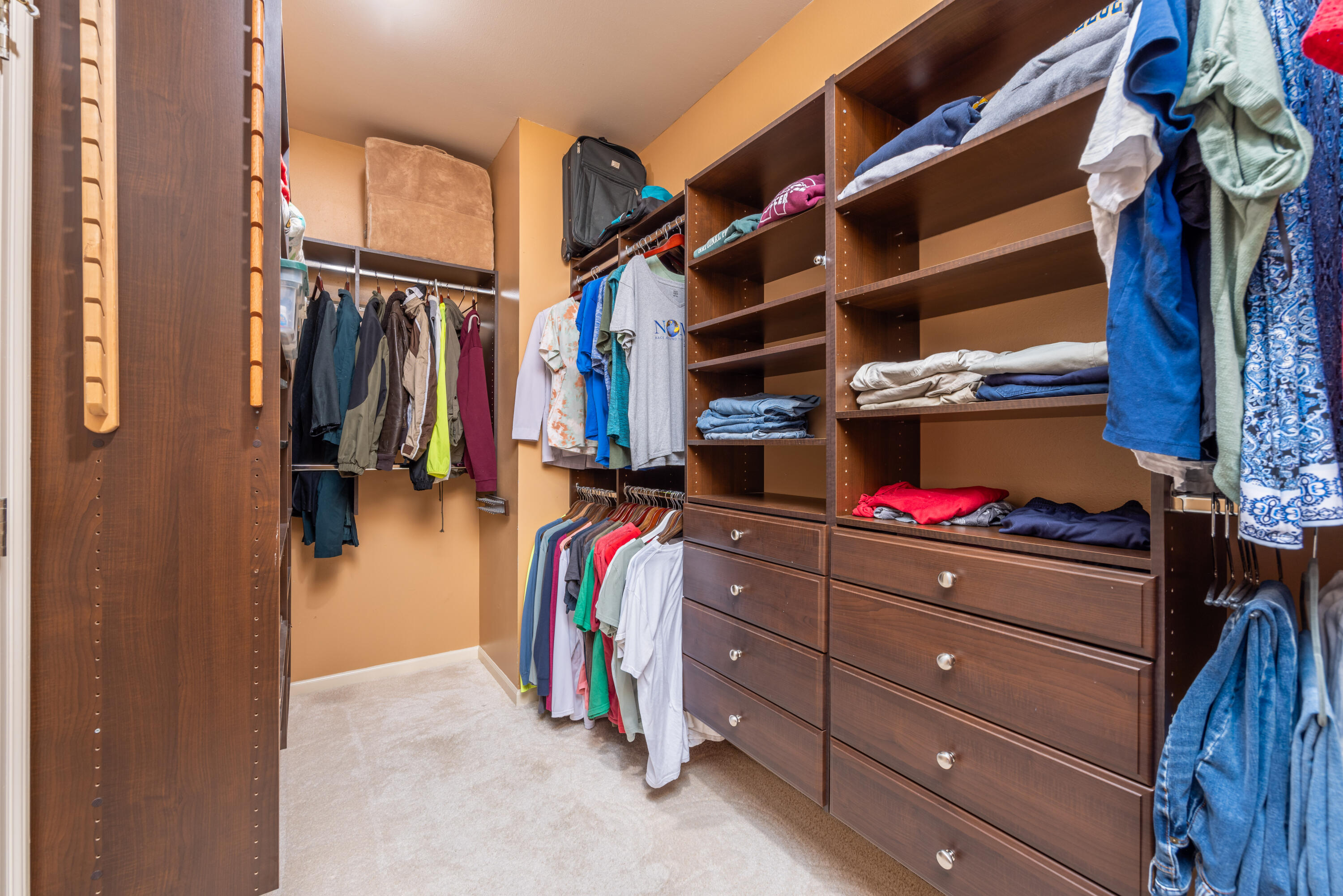 TURNBERRY PLACE - Residential