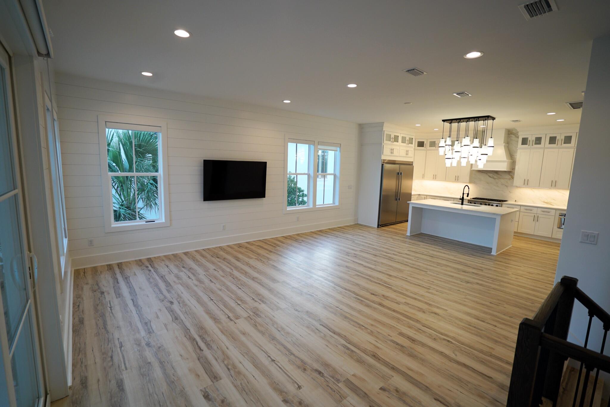 AVALON BEACH ESTATES - Residential