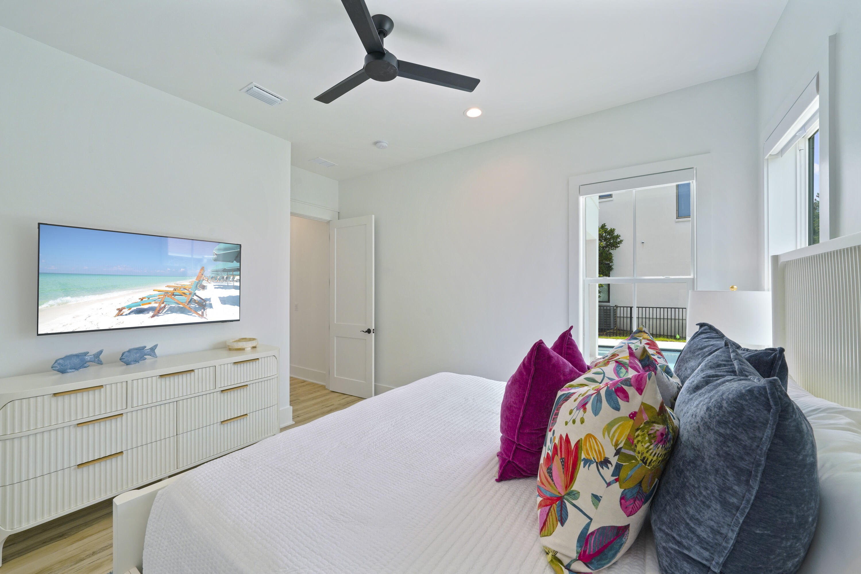 AVALON BEACH ESTATES - Residential