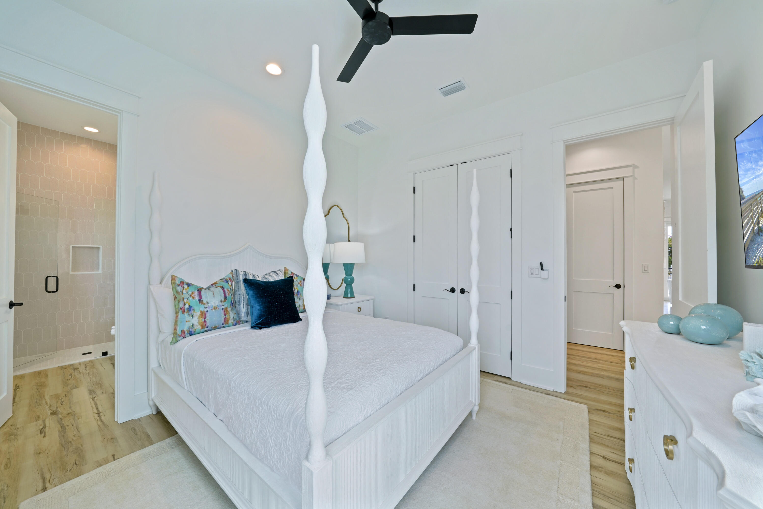 AVALON BEACH ESTATES - Residential