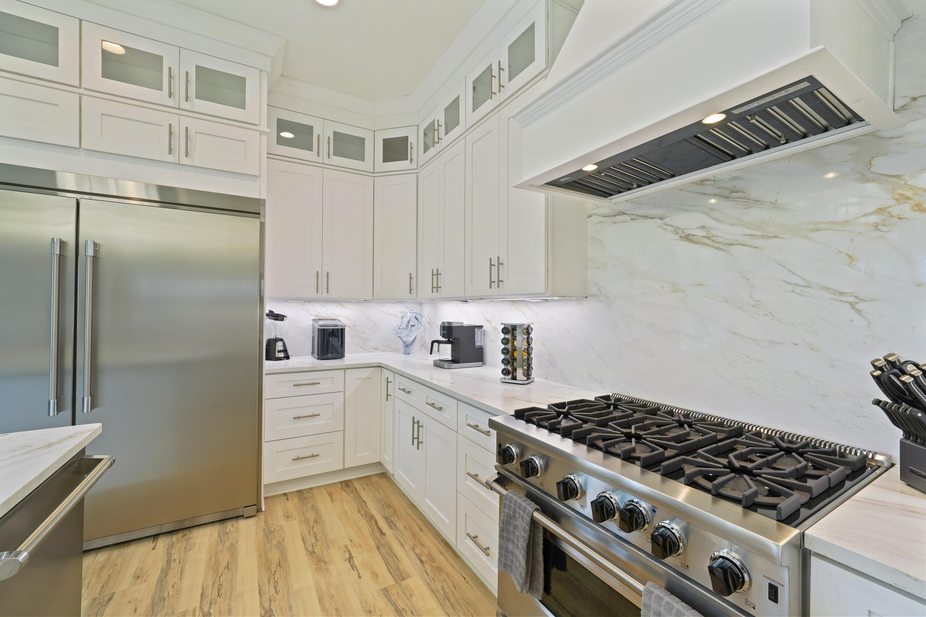 AVALON BEACH ESTATES - Residential