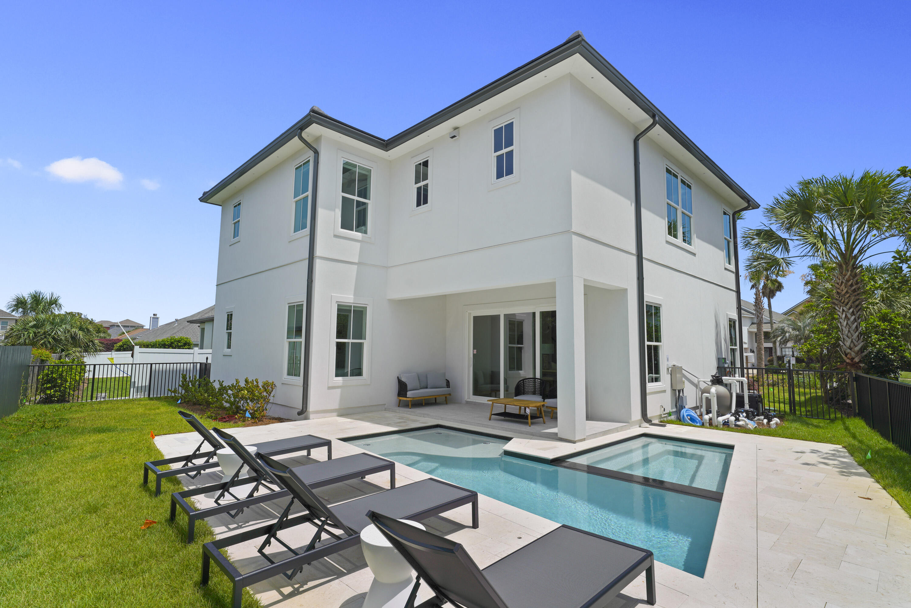 AVALON BEACH ESTATES - Residential