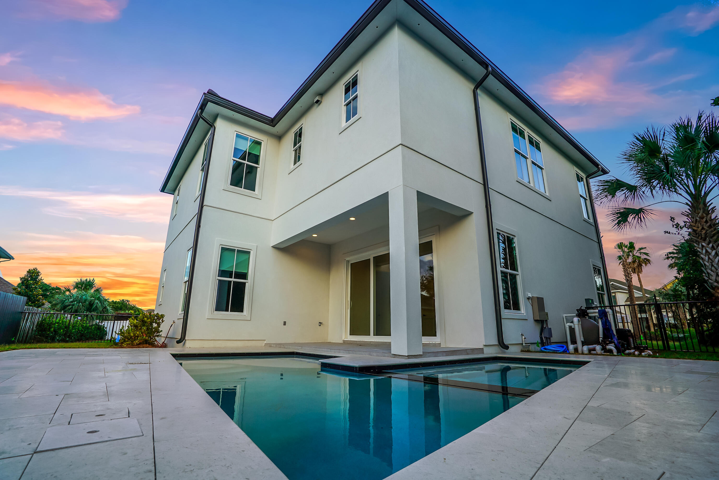 AVALON BEACH ESTATES - Residential