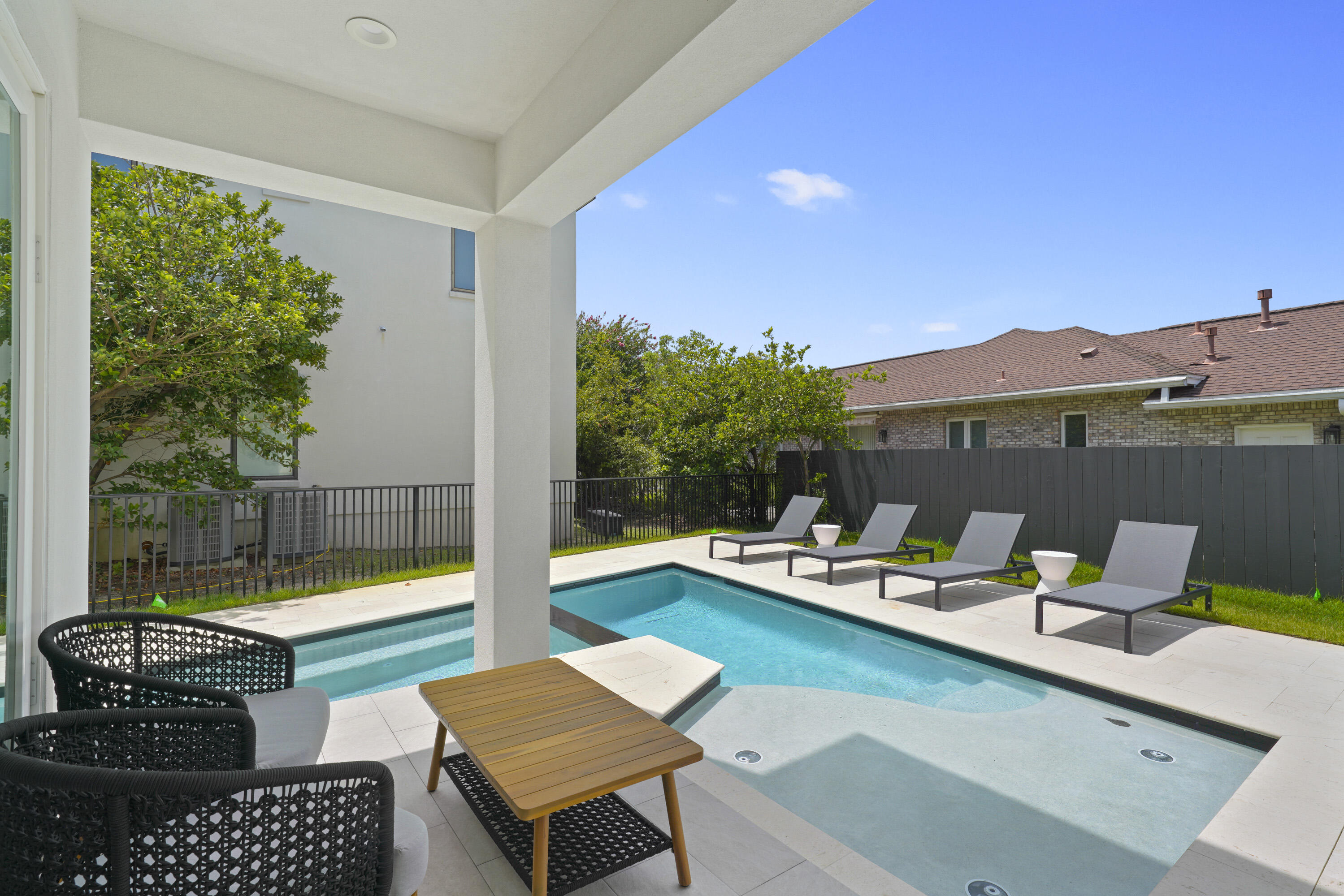 127 Avalon Boulevard