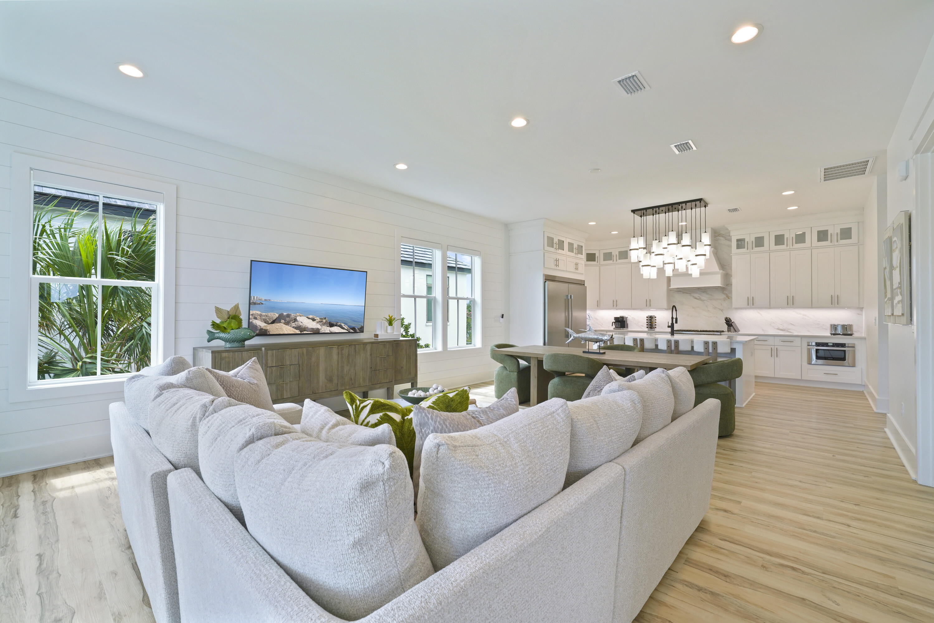 AVALON BEACH ESTATES - Residential