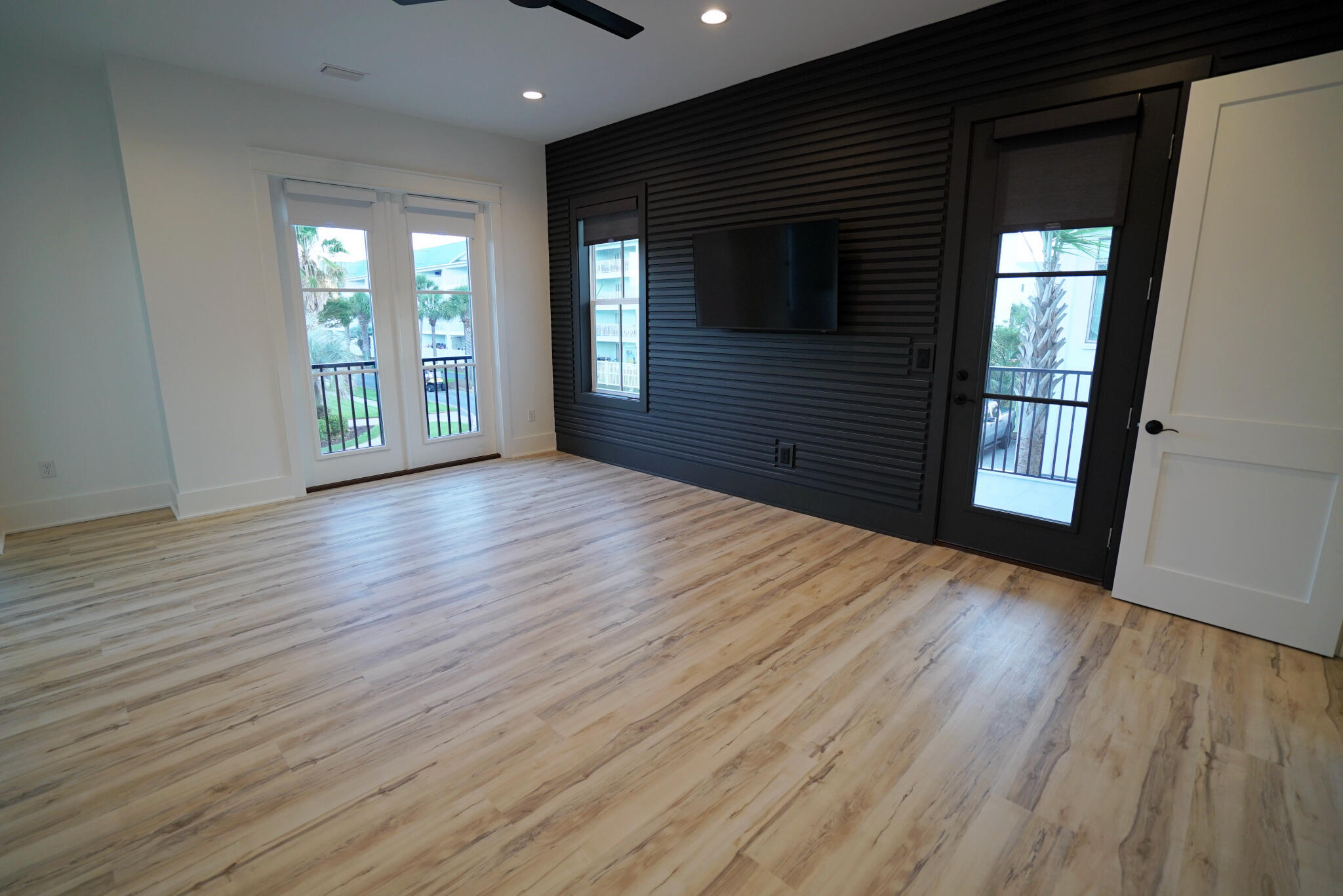 AVALON BEACH ESTATES - Residential