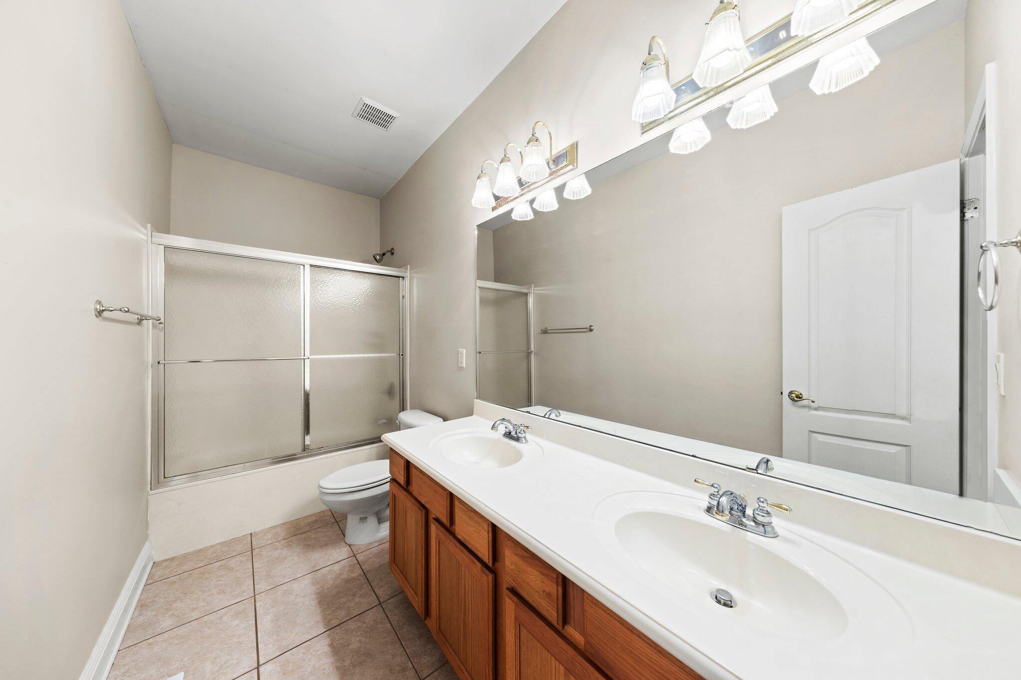 Grand Oak Place - Residential Lease