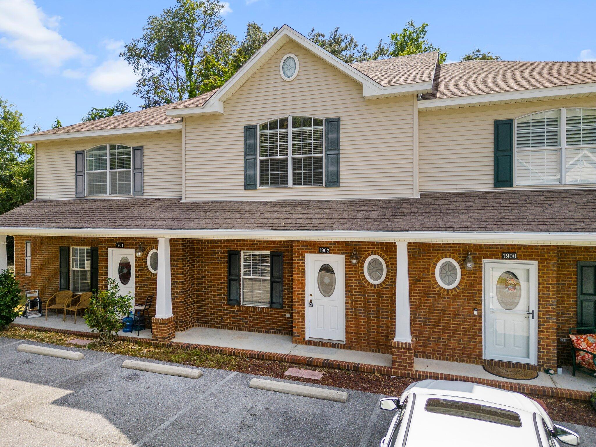 Grand Oak Place - Residential Lease