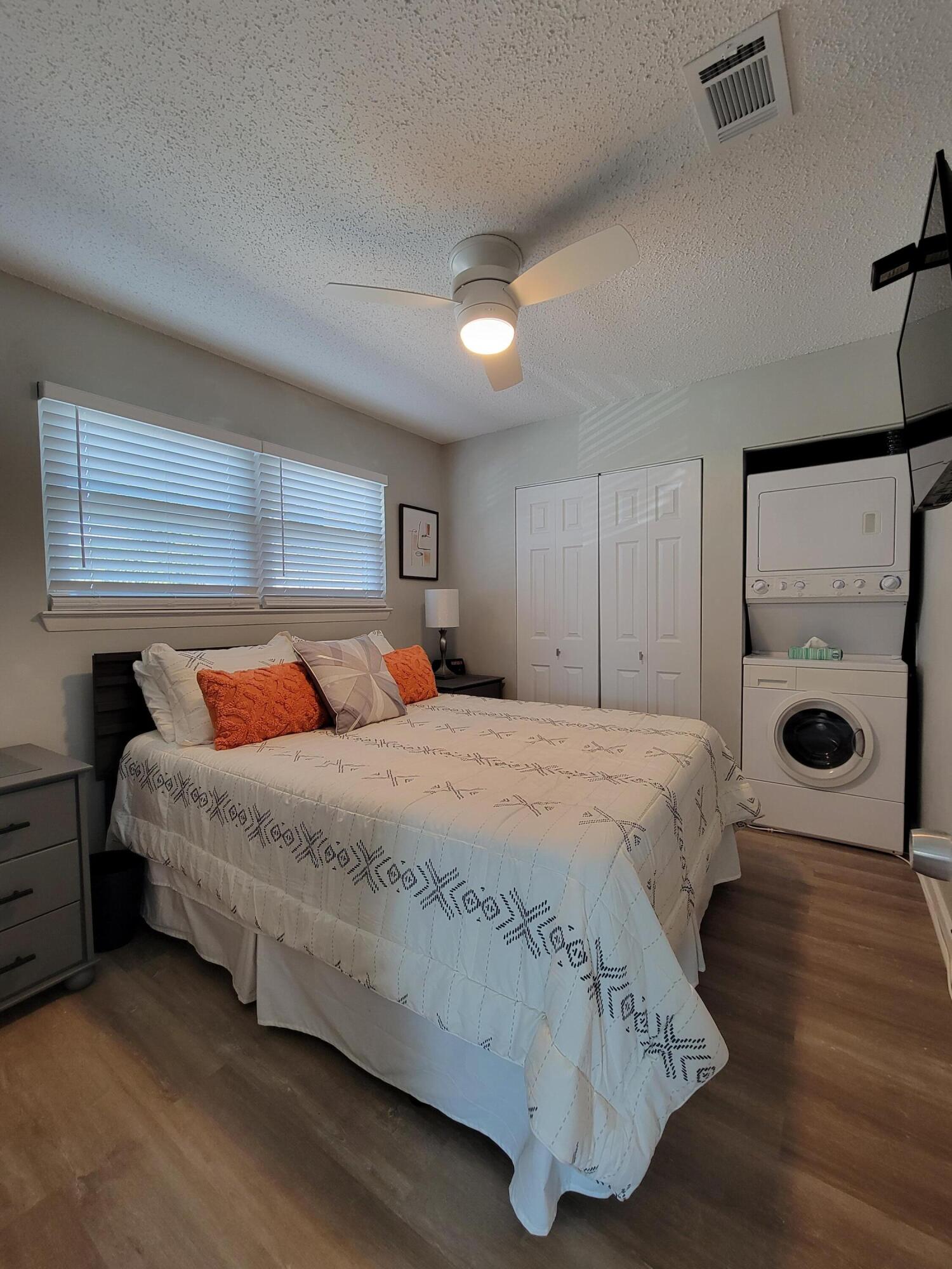 ISLAND GARDENS CONDO - Residential Lease