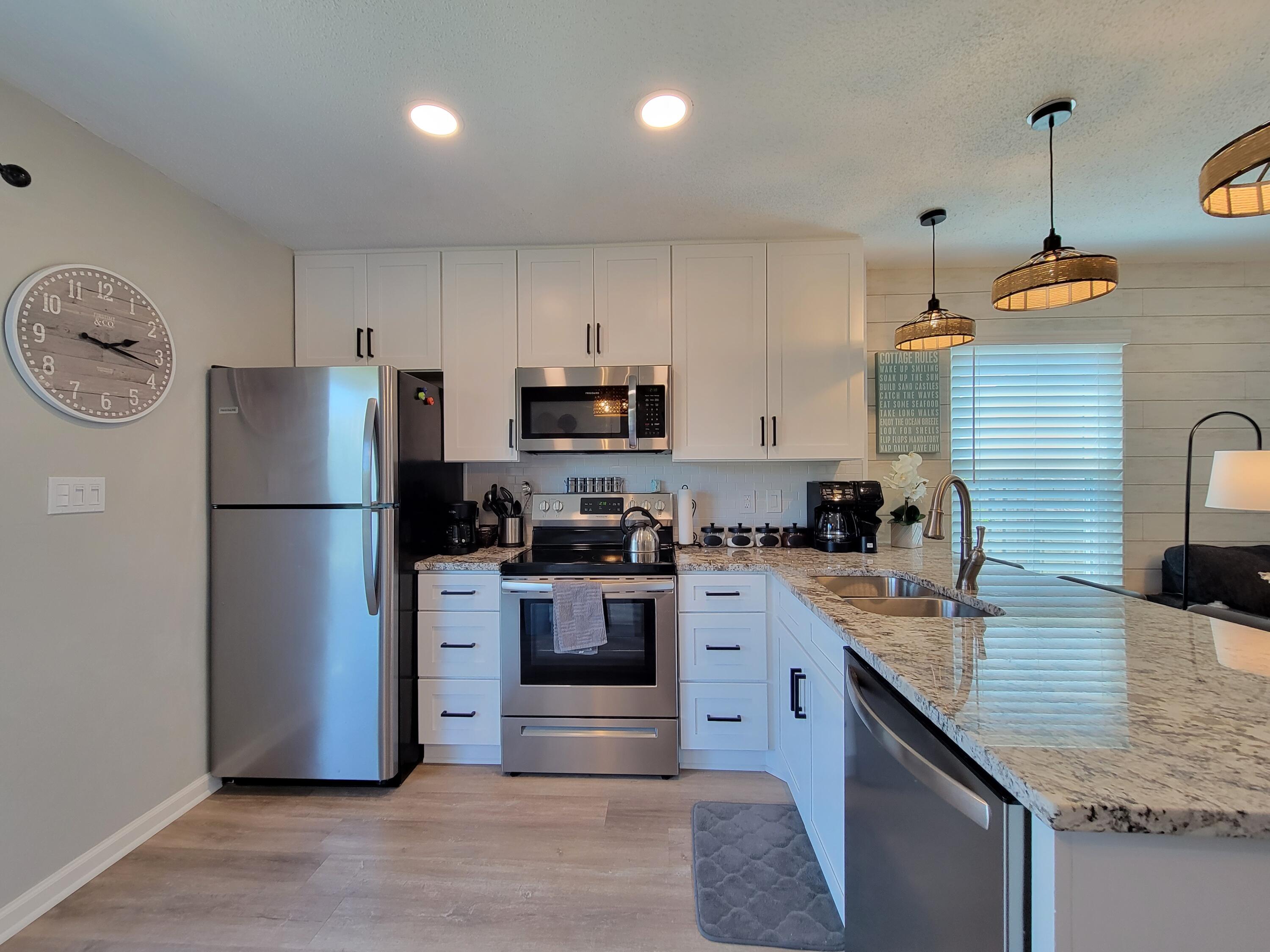 ISLAND GARDENS CONDO - Residential Lease