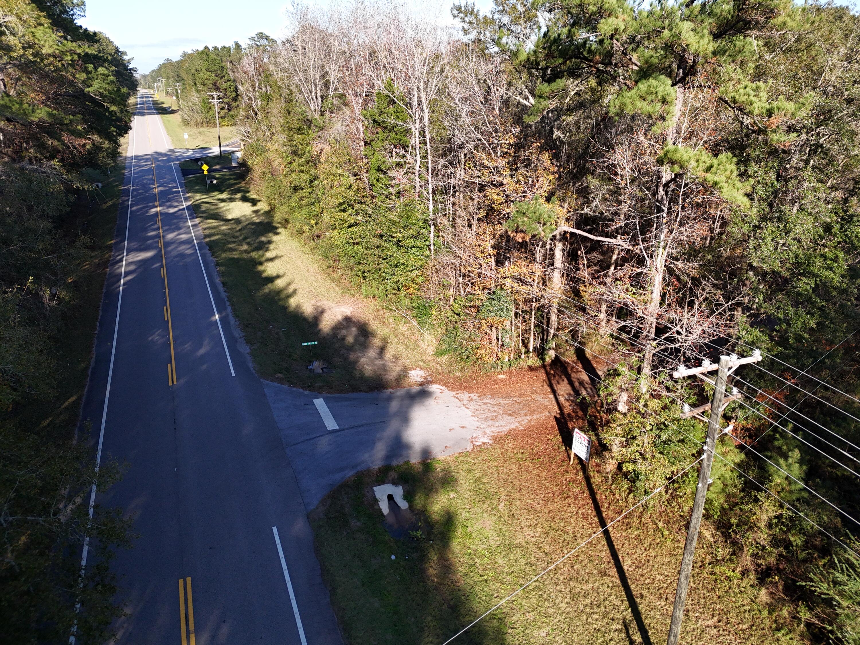 NO RECORDED SUBDIVISION - Land