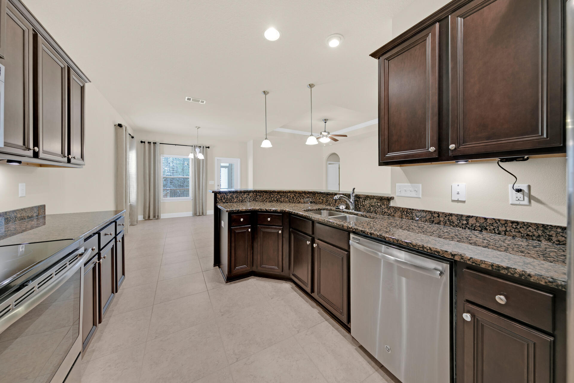 LAGRANGE LANDING - Residential