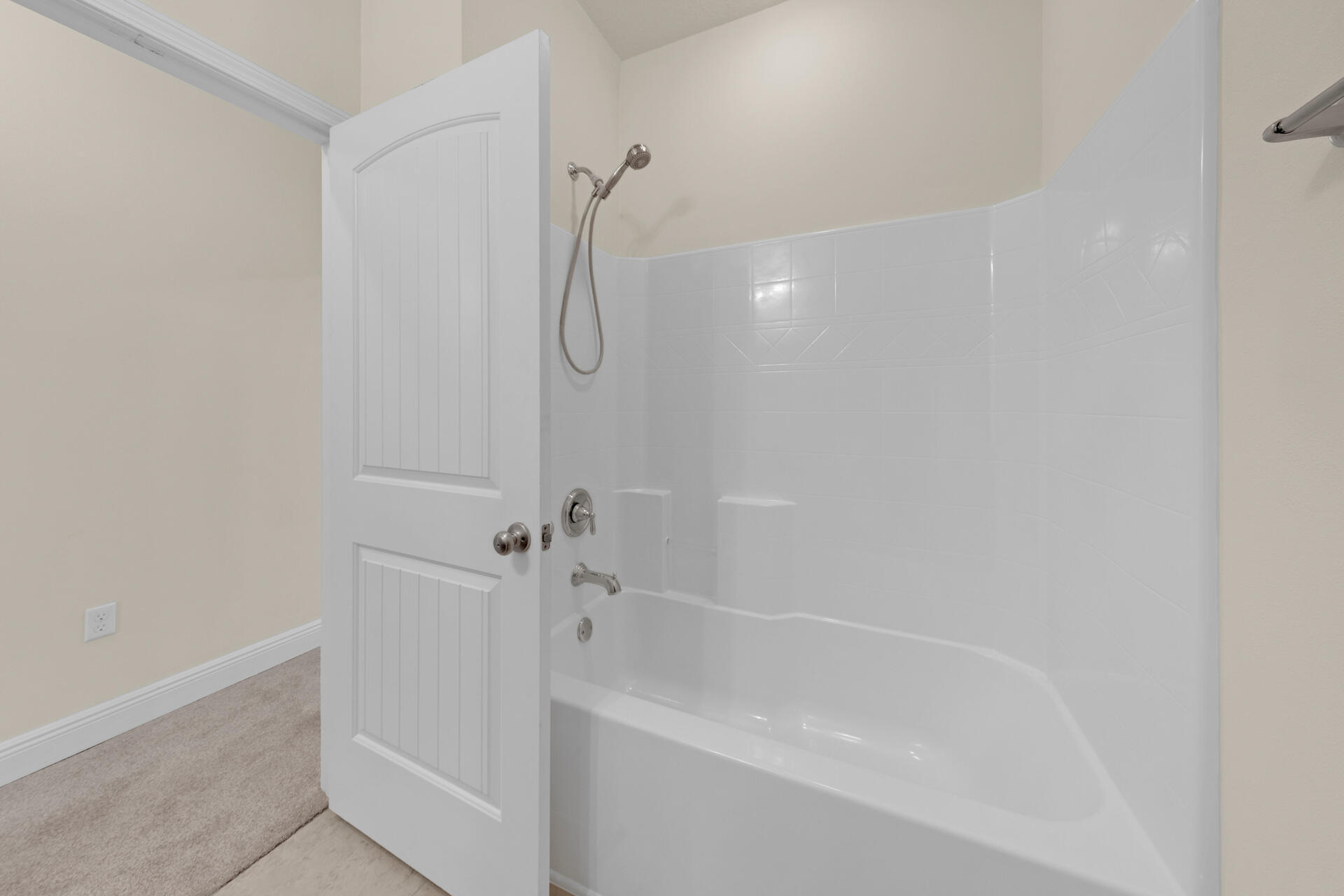 LAGRANGE LANDING - Residential