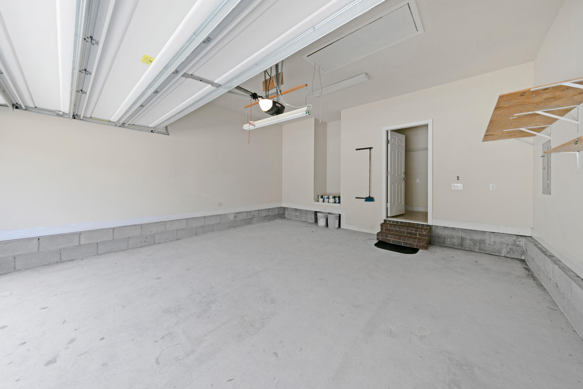 LAGRANGE LANDING - Residential