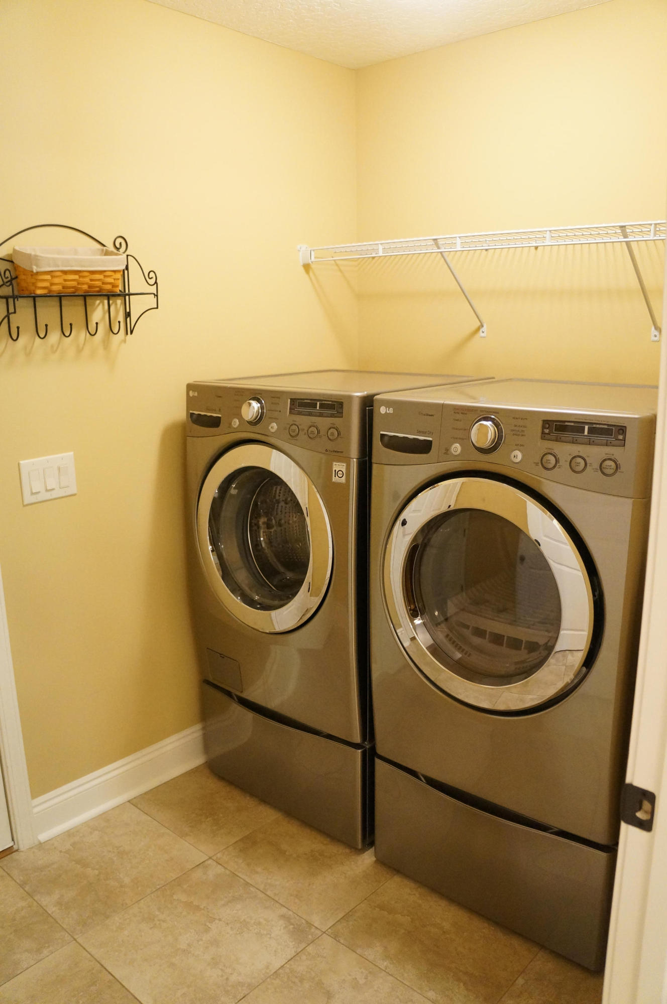 COTTAGES AT EAST RIVER - Residential