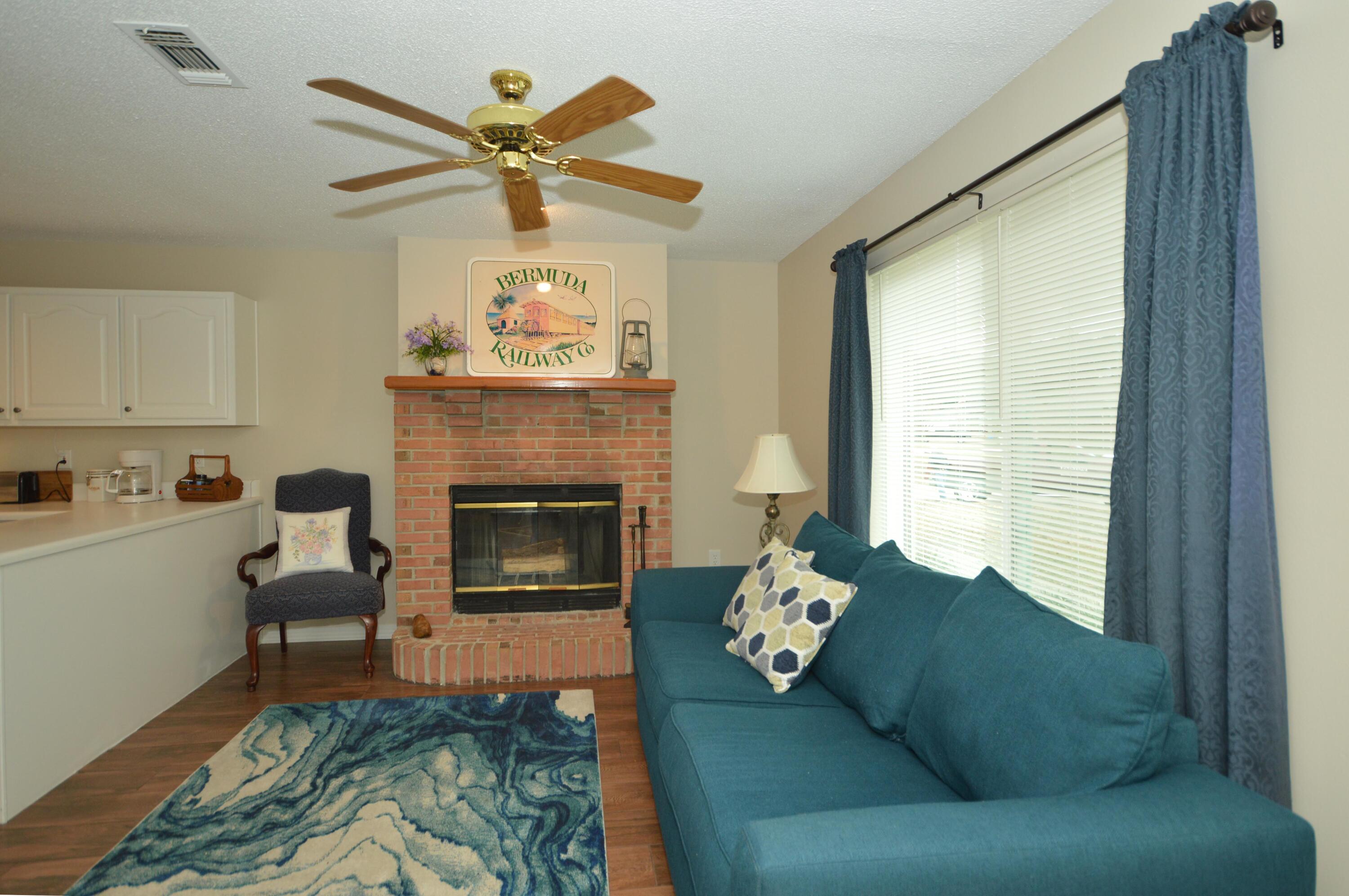 ROBLEDAL ESTATES UNIT 5 1ST ADDN - Residential