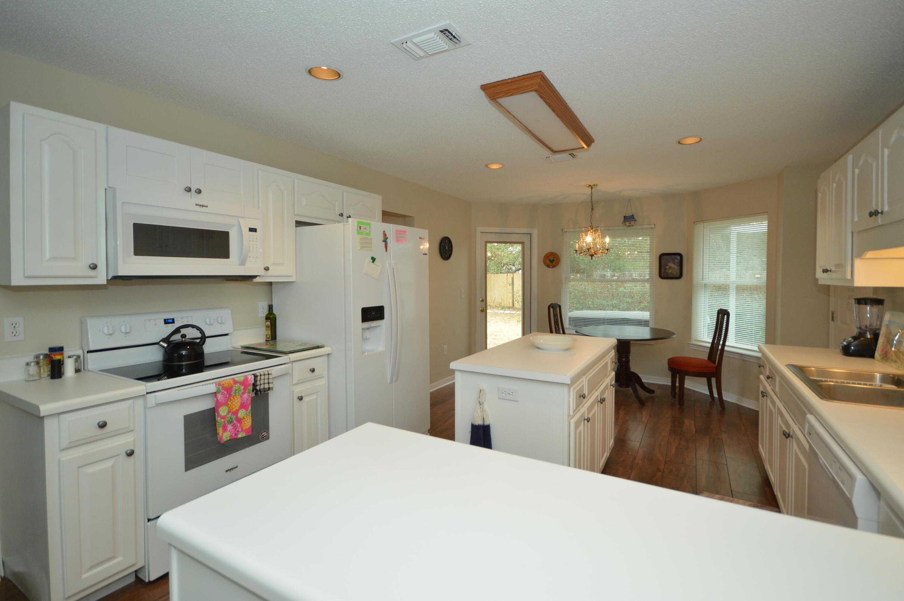 ROBLEDAL ESTATES UNIT 5 1ST ADDN - Residential