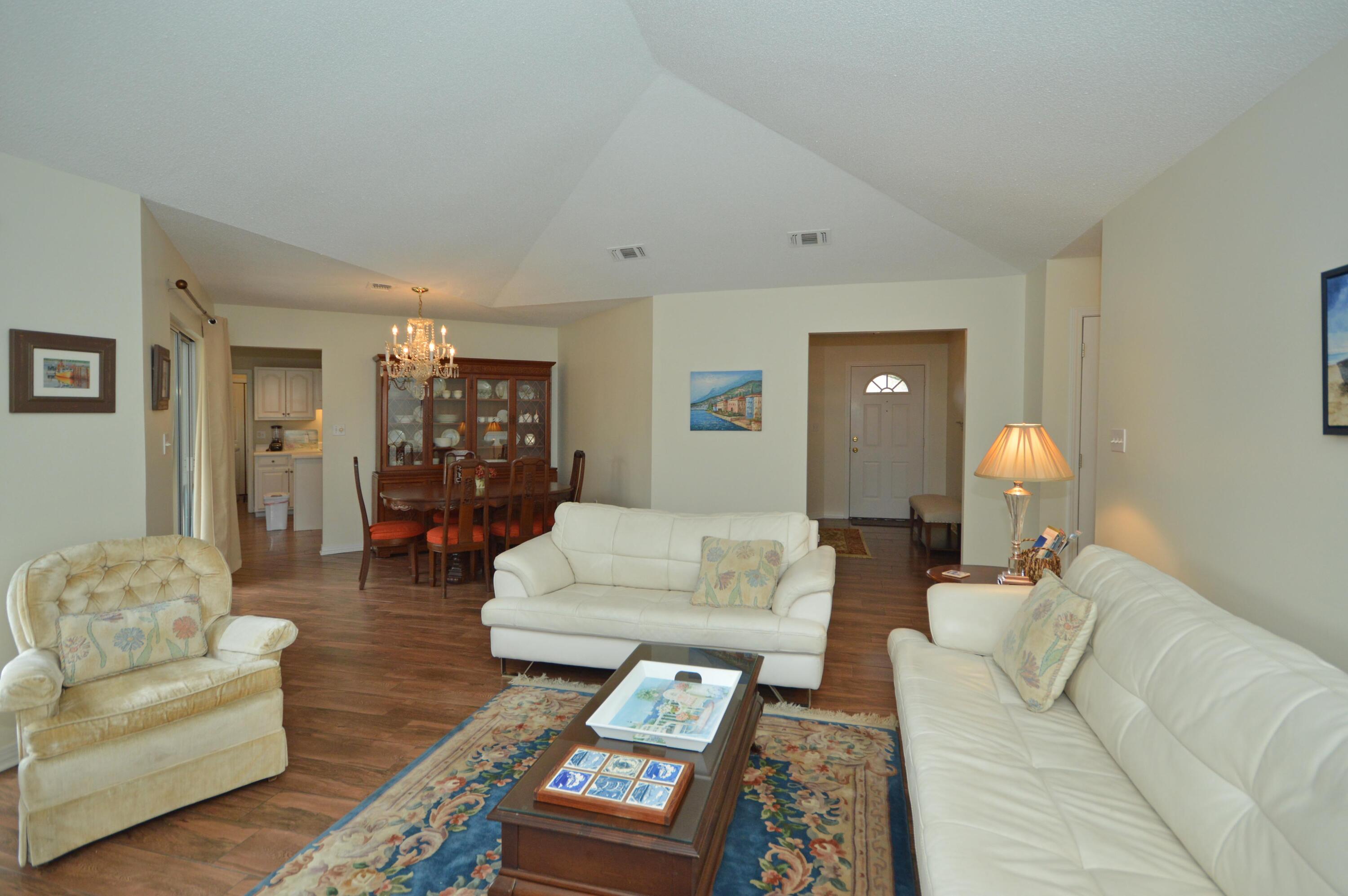 ROBLEDAL ESTATES UNIT 5 1ST ADDN - Residential