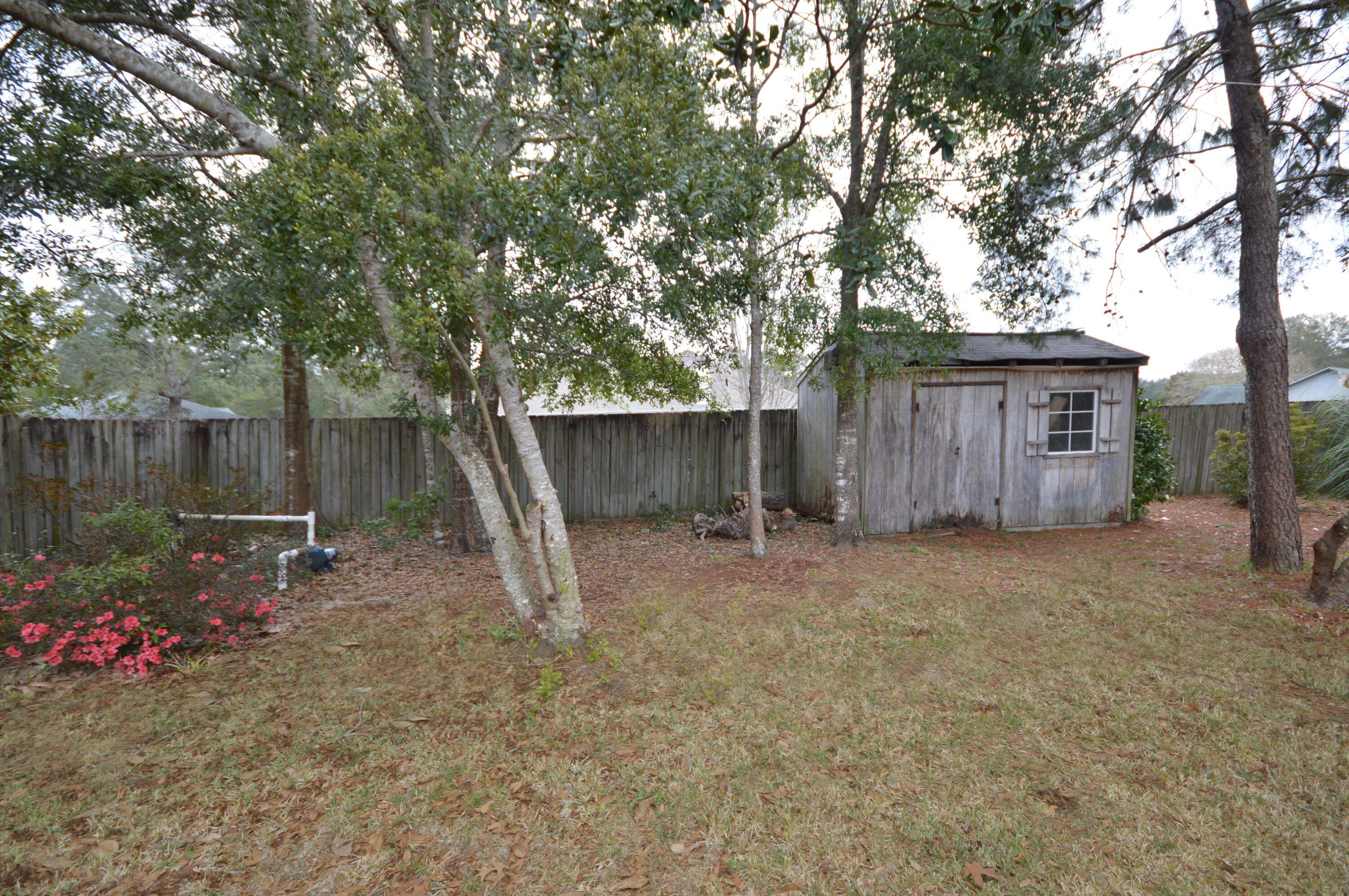 ROBLEDAL ESTATES UNIT 5 1ST ADDN - Residential