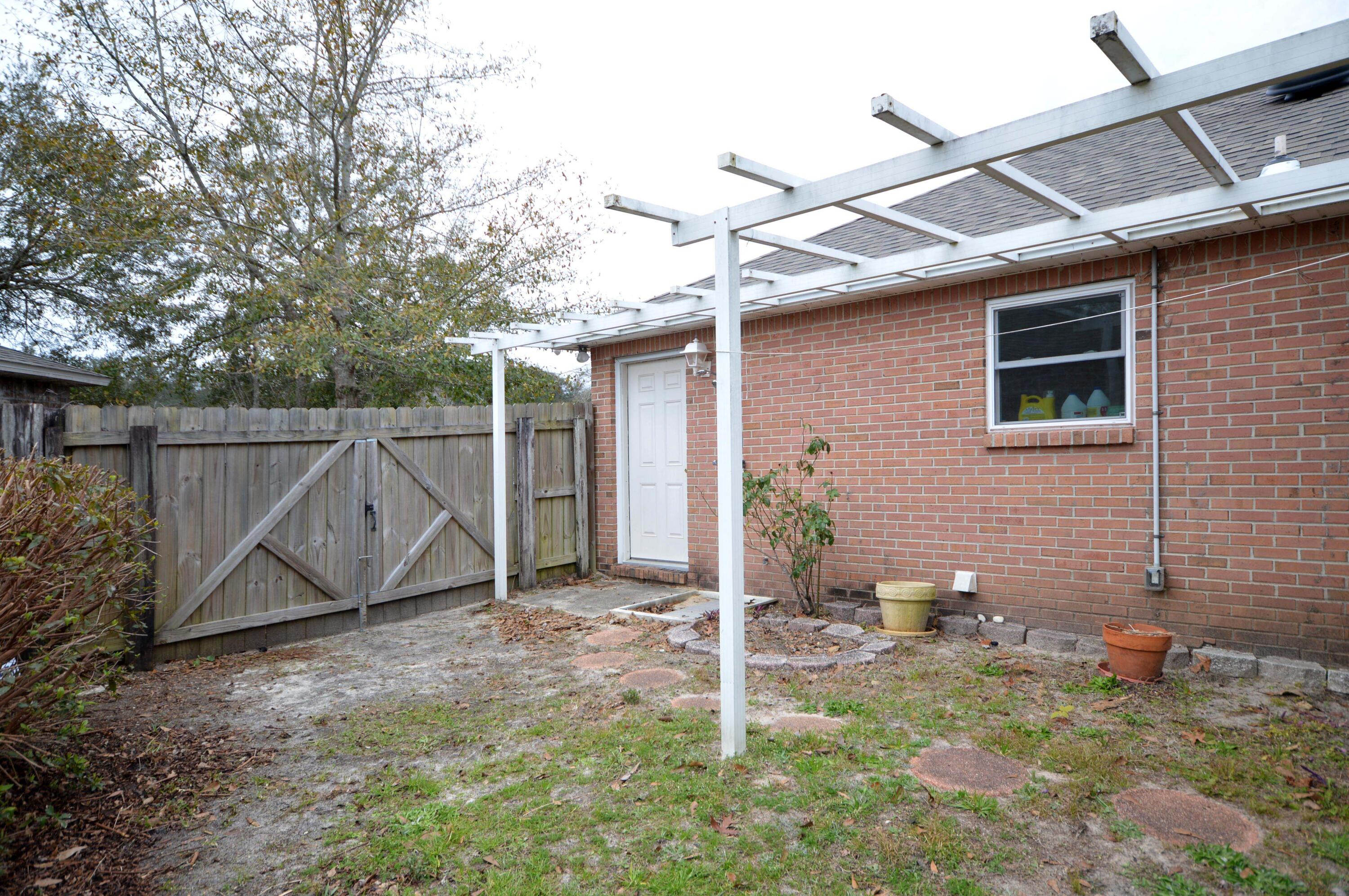 ROBLEDAL ESTATES UNIT 5 1ST ADDN - Residential