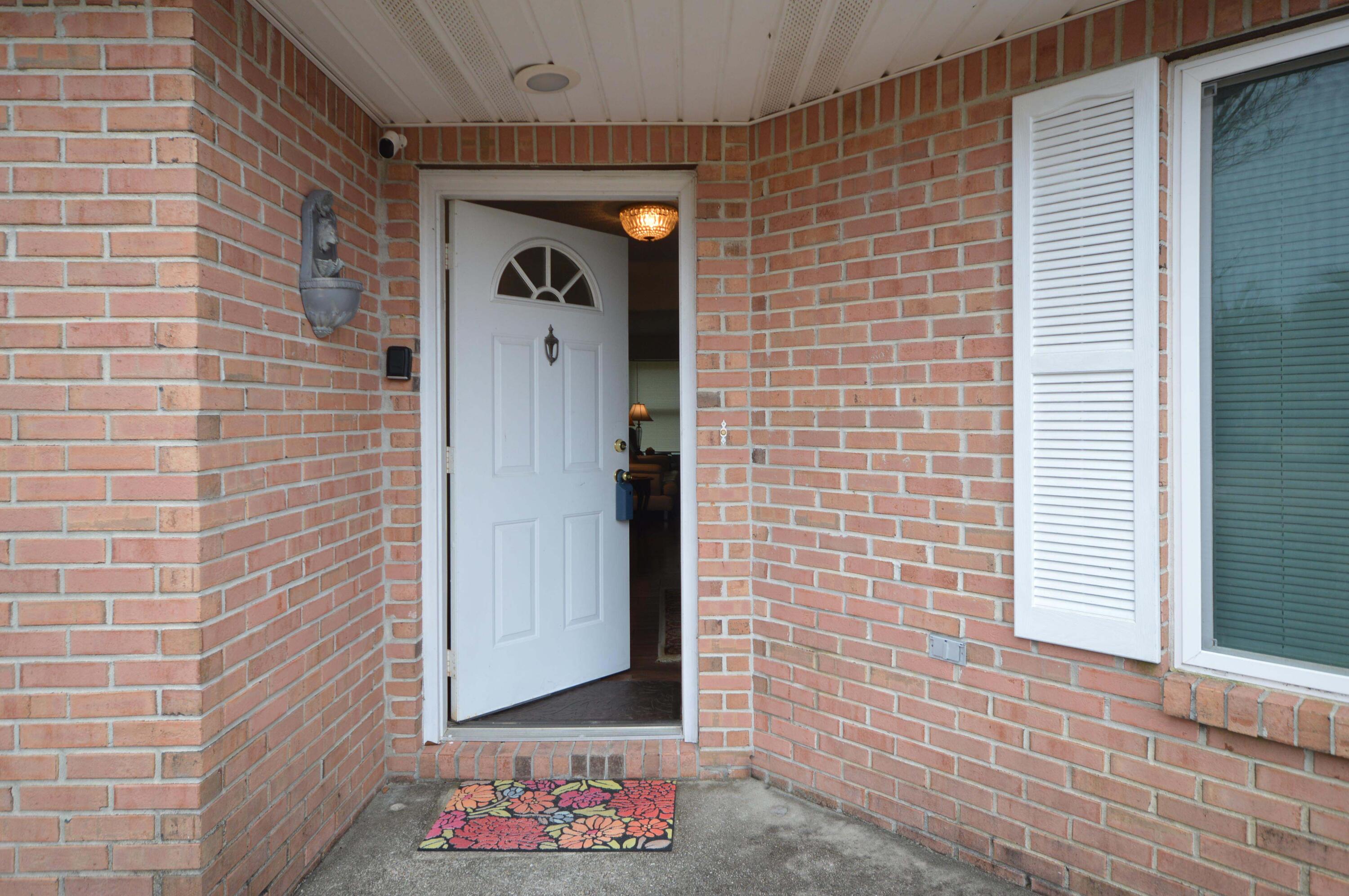 ROBLEDAL ESTATES UNIT 5 1ST ADDN - Residential