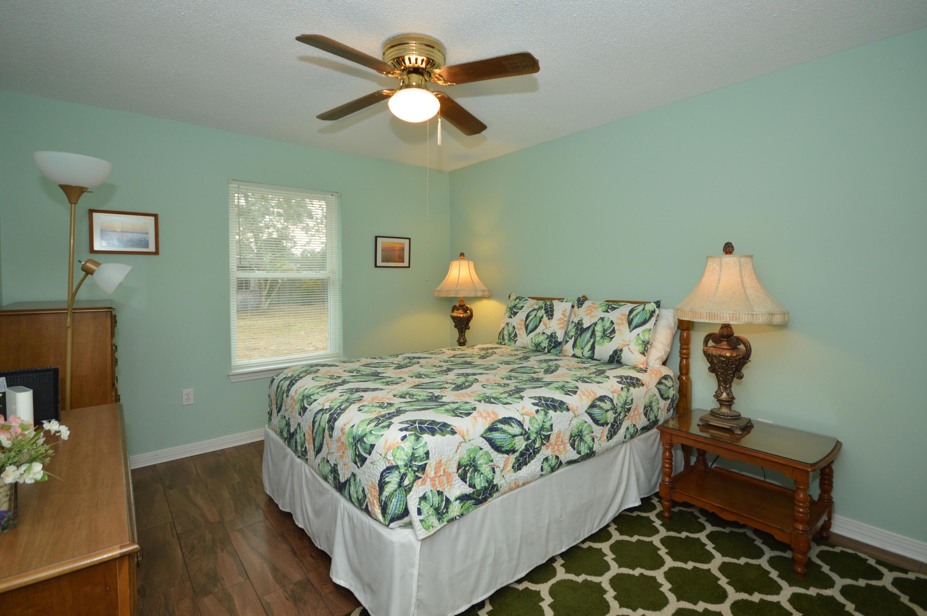 ROBLEDAL ESTATES UNIT 5 1ST ADDN - Residential