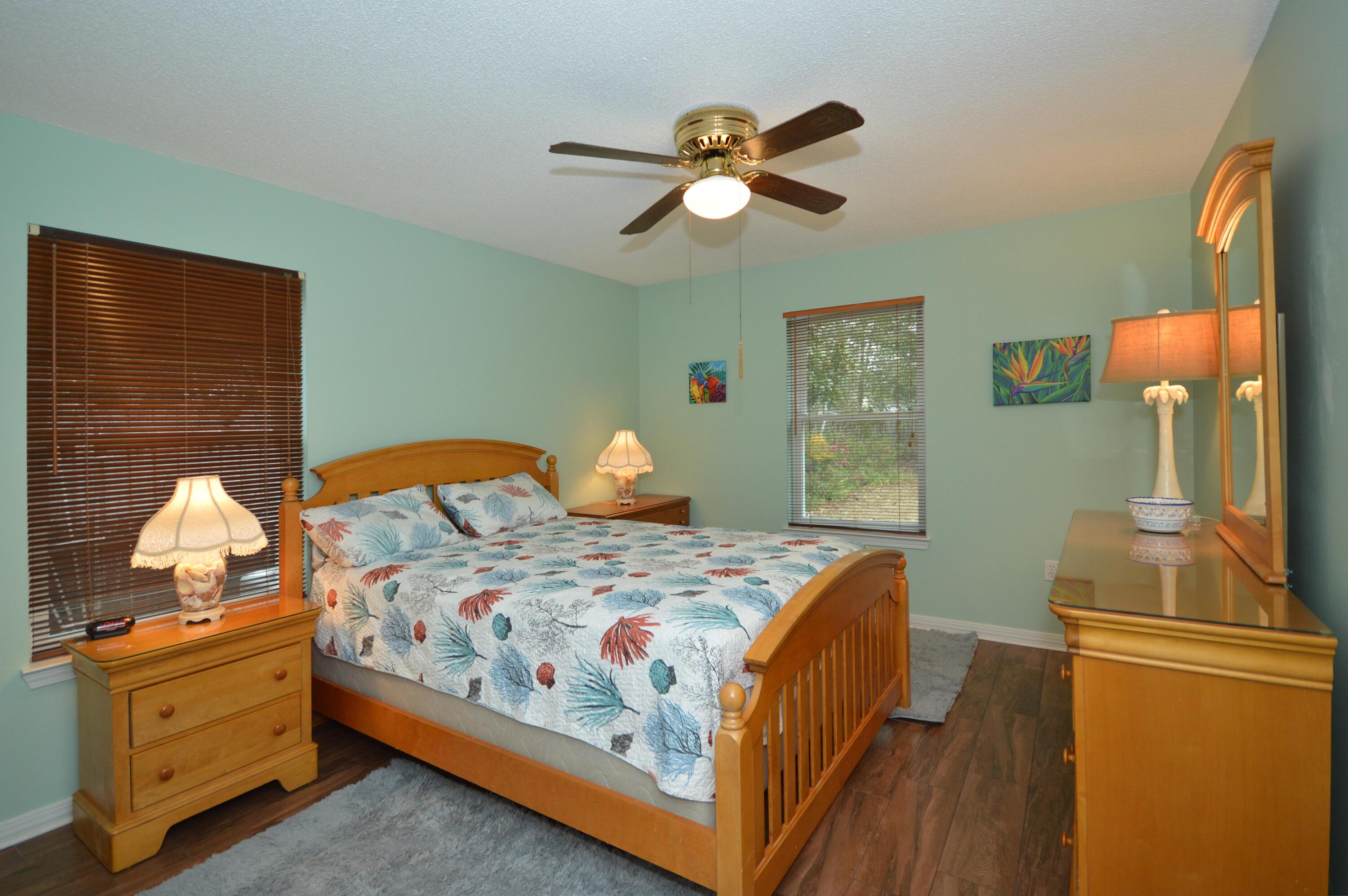 ROBLEDAL ESTATES UNIT 5 1ST ADDN - Residential