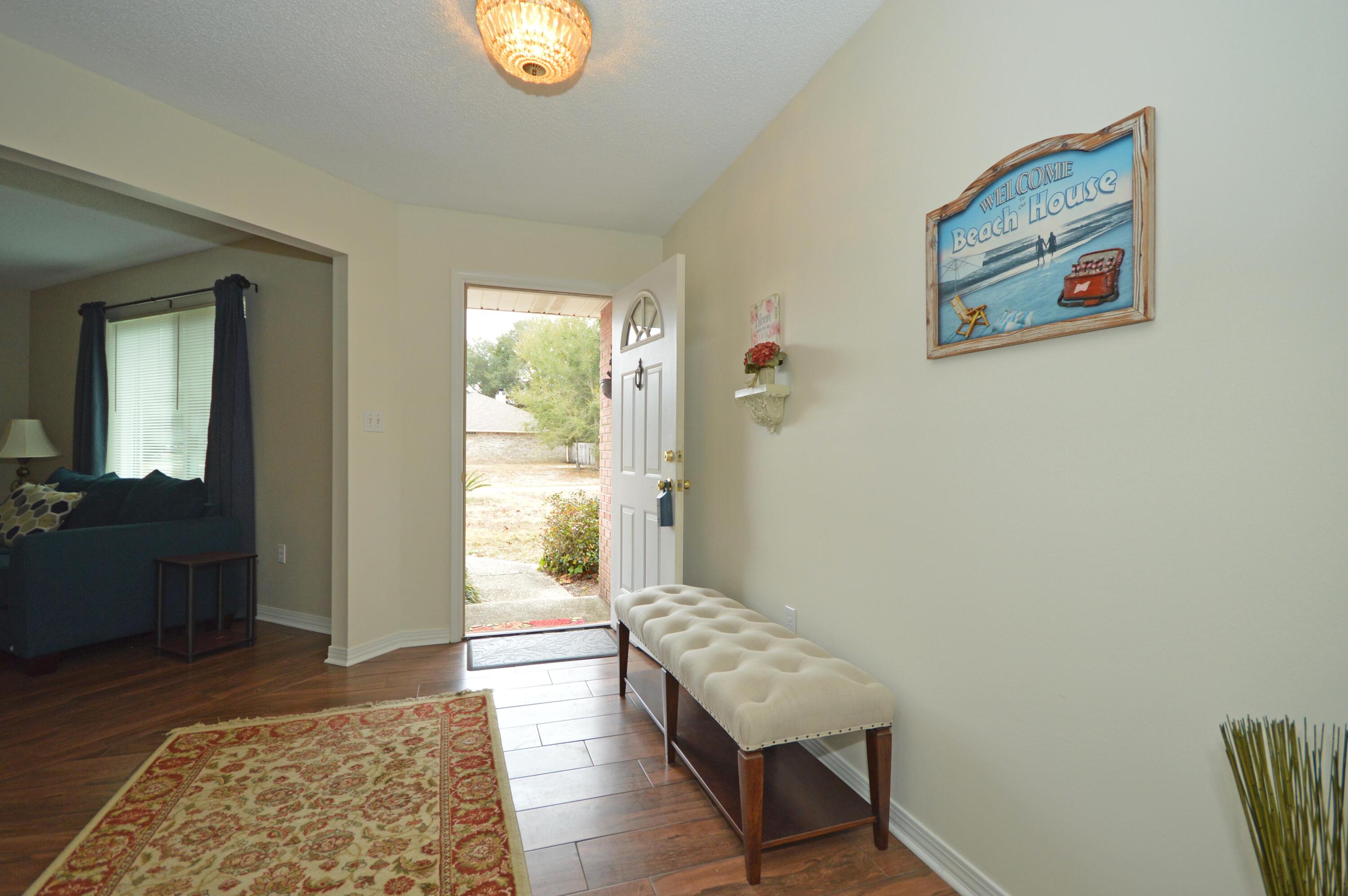 ROBLEDAL ESTATES UNIT 5 1ST ADDN - Residential