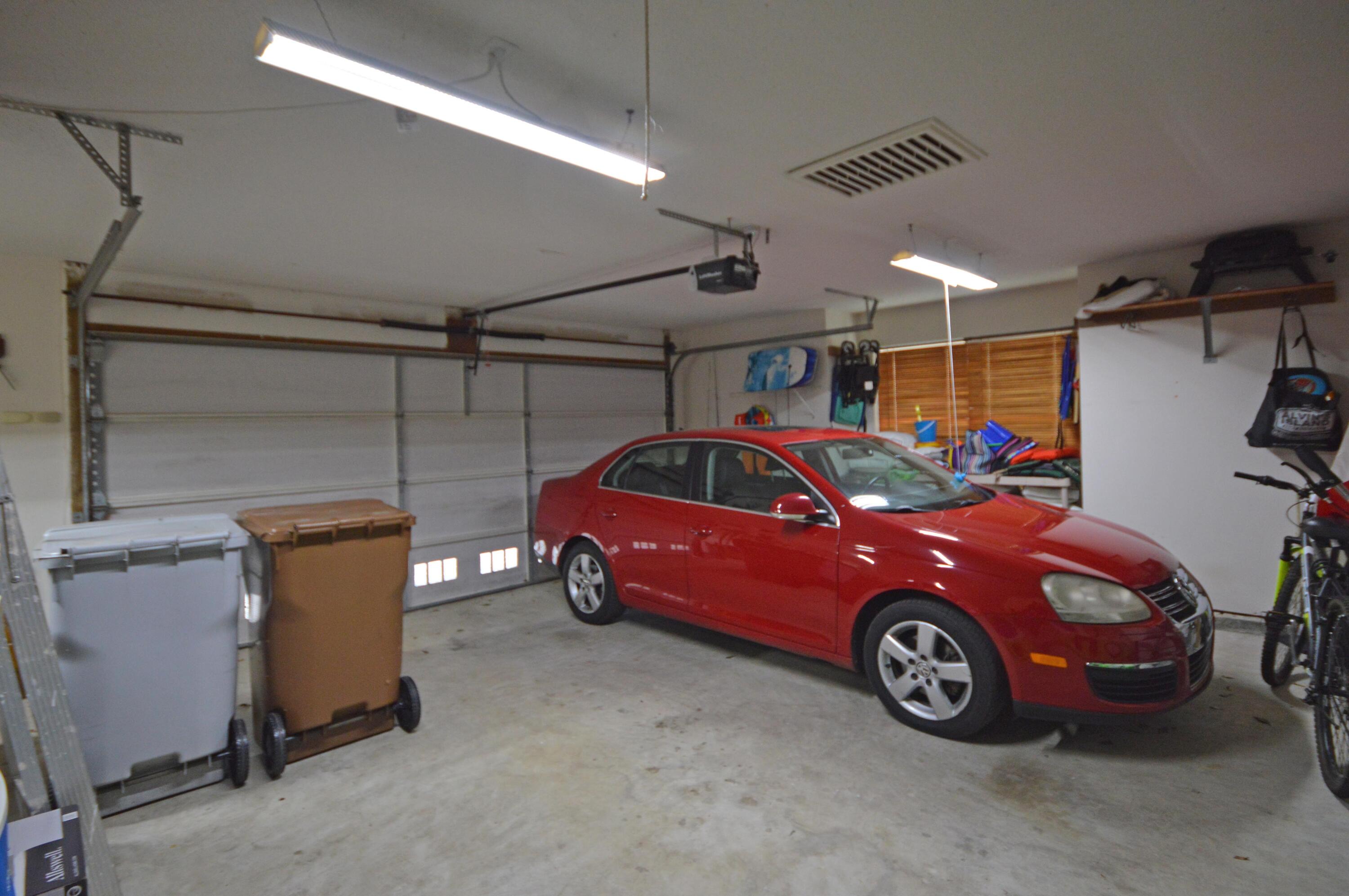 ROBLEDAL ESTATES UNIT 5 1ST ADDN - Residential