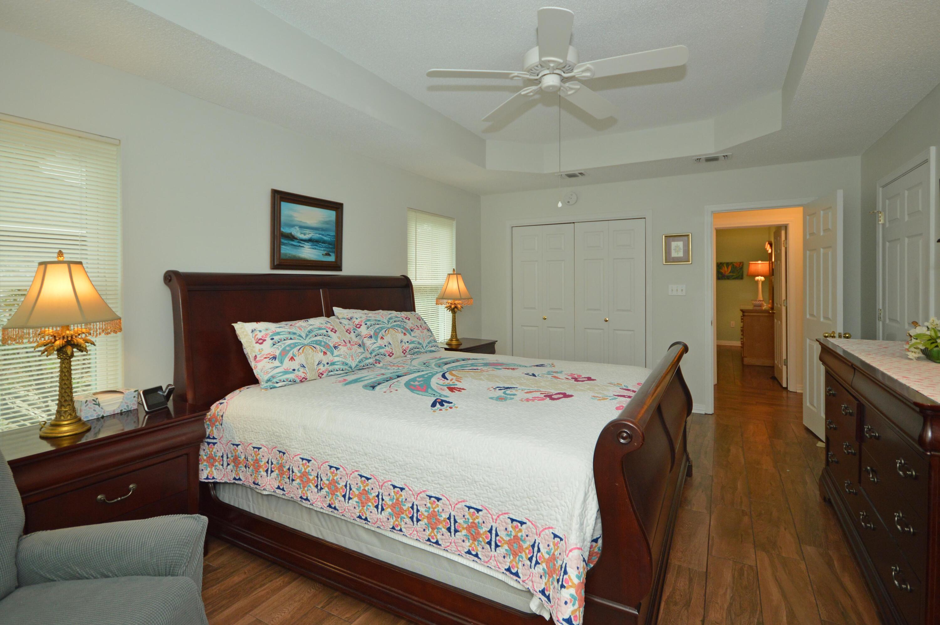 ROBLEDAL ESTATES UNIT 5 1ST ADDN - Residential