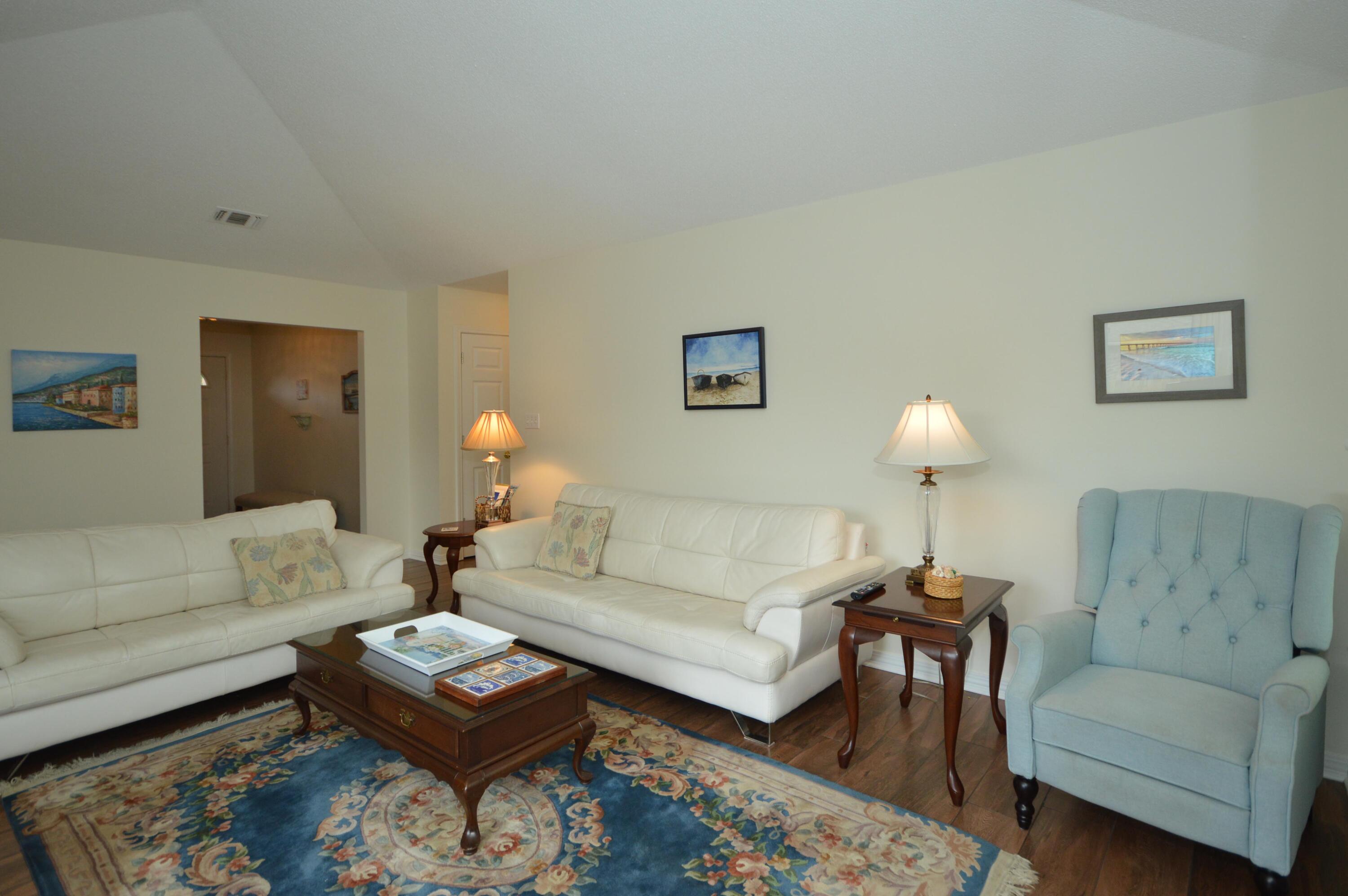 ROBLEDAL ESTATES UNIT 5 1ST ADDN - Residential