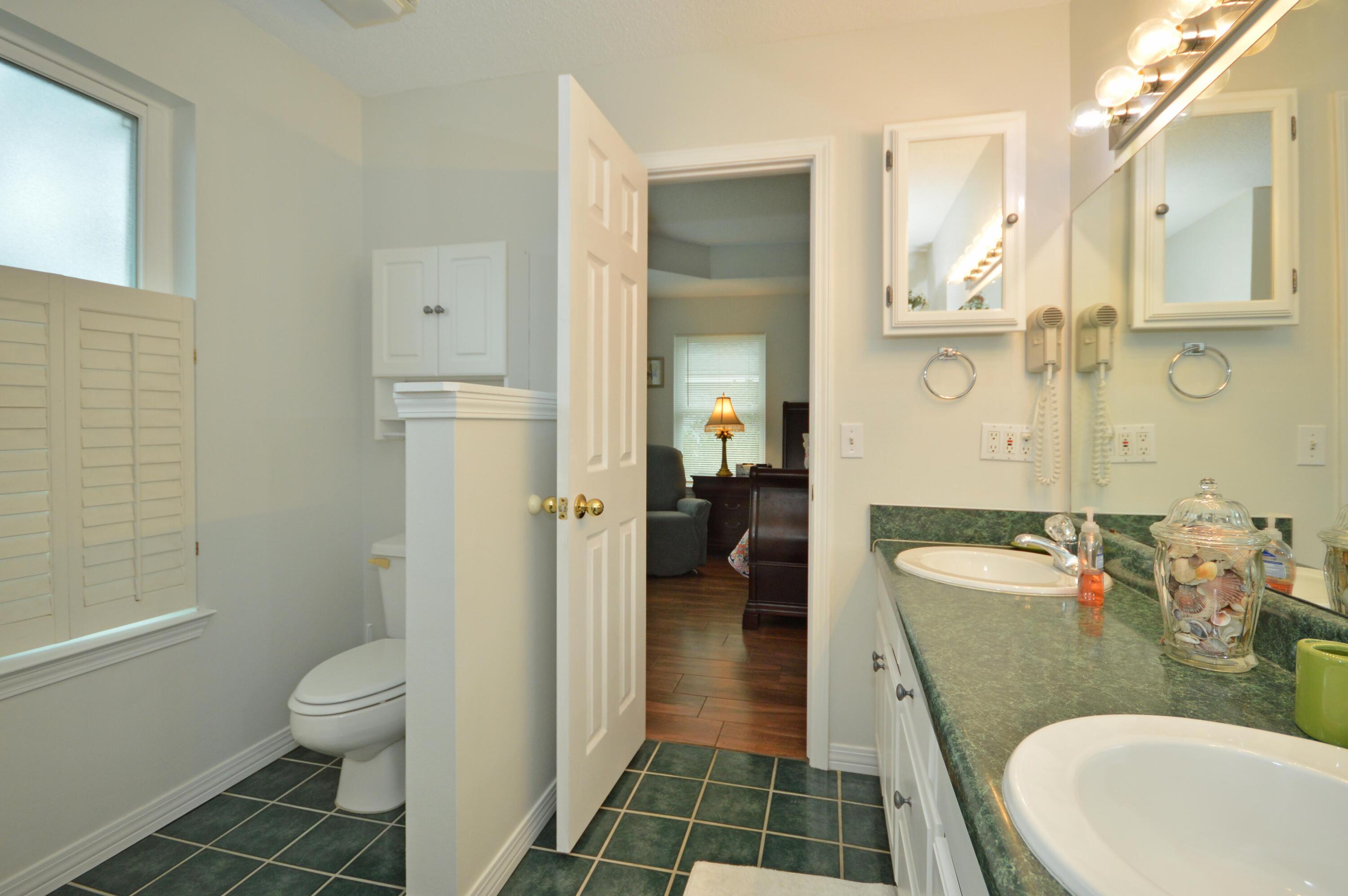 ROBLEDAL ESTATES UNIT 5 1ST ADDN - Residential