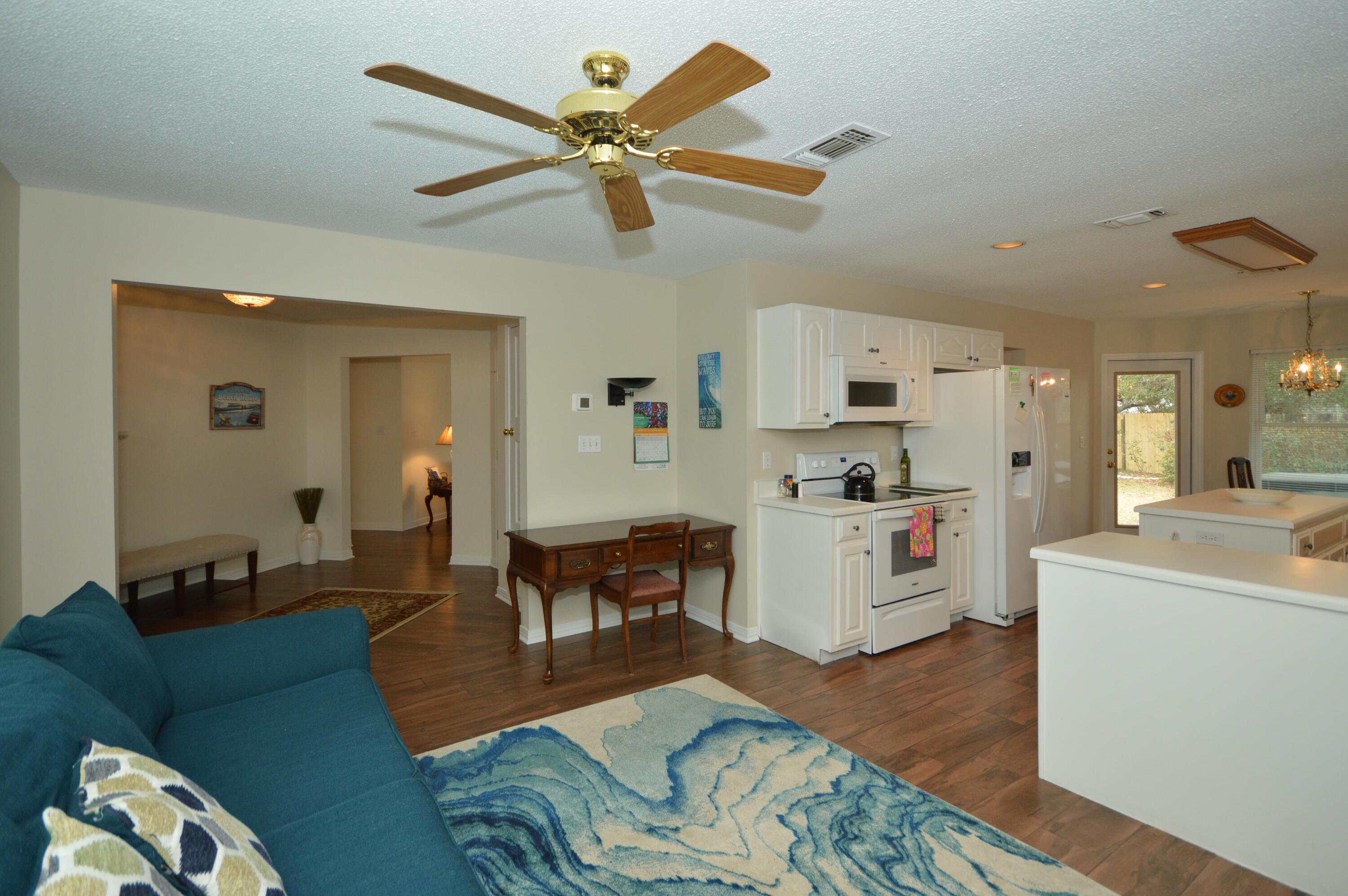 ROBLEDAL ESTATES UNIT 5 1ST ADDN - Residential