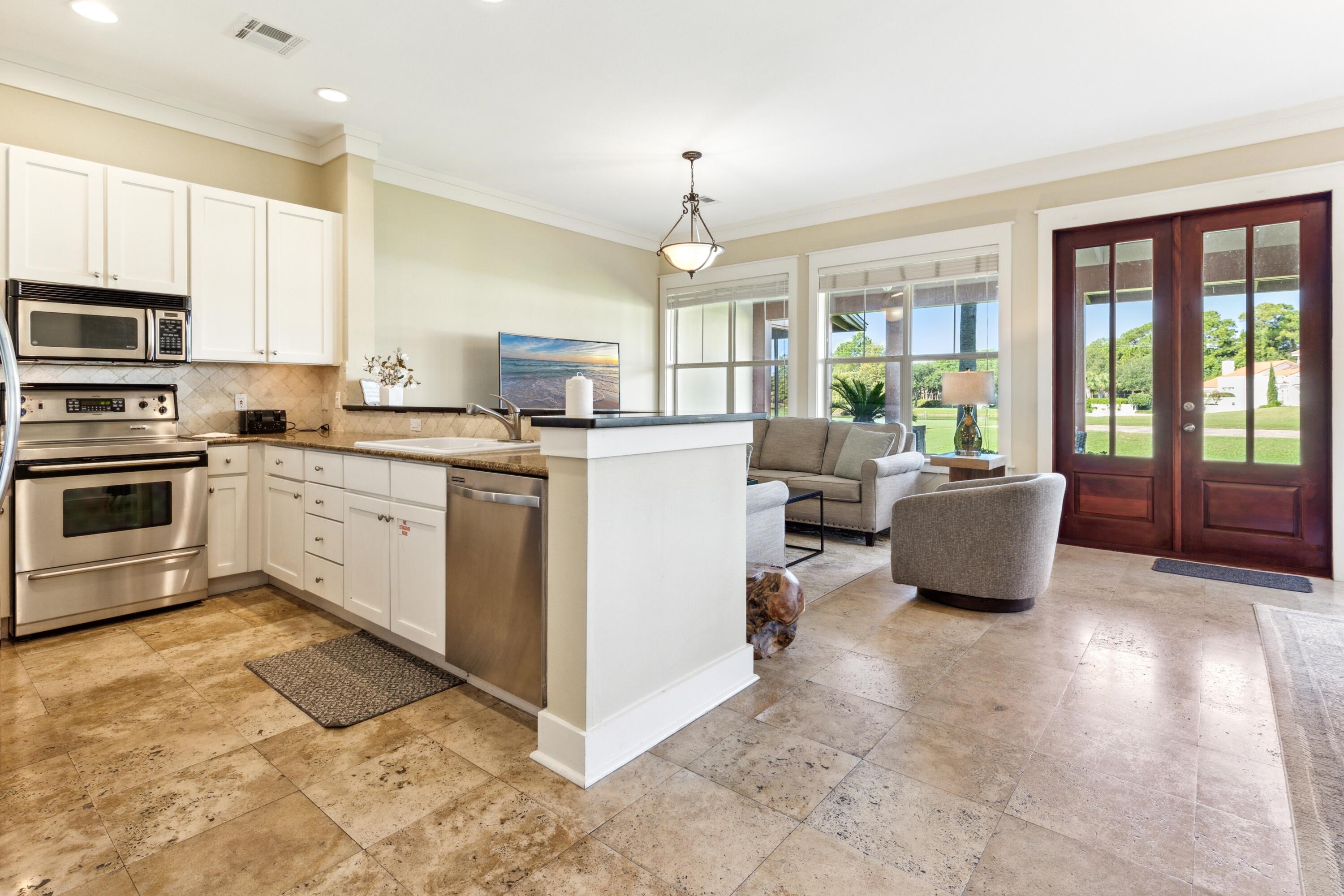 MAGNOLIA BAY - Residential