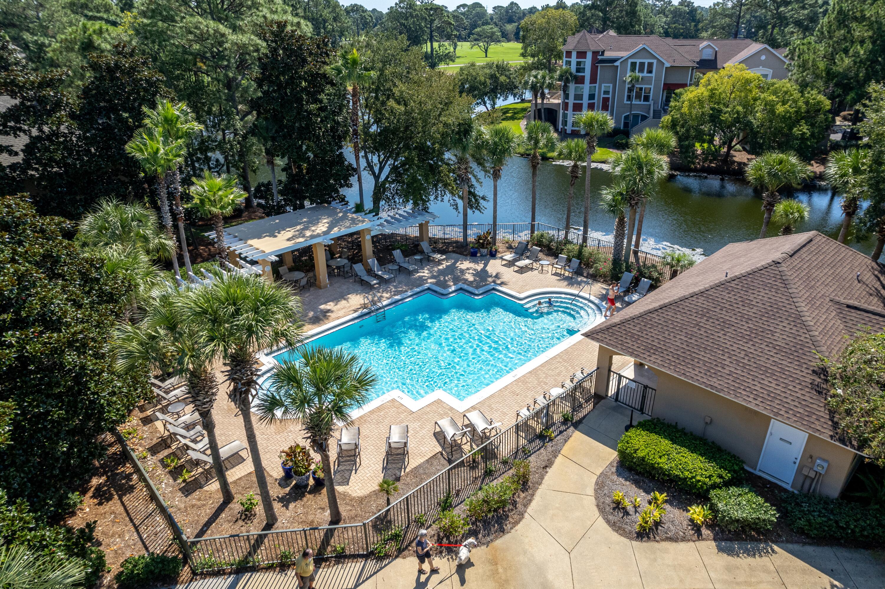 MAGNOLIA BAY - Residential