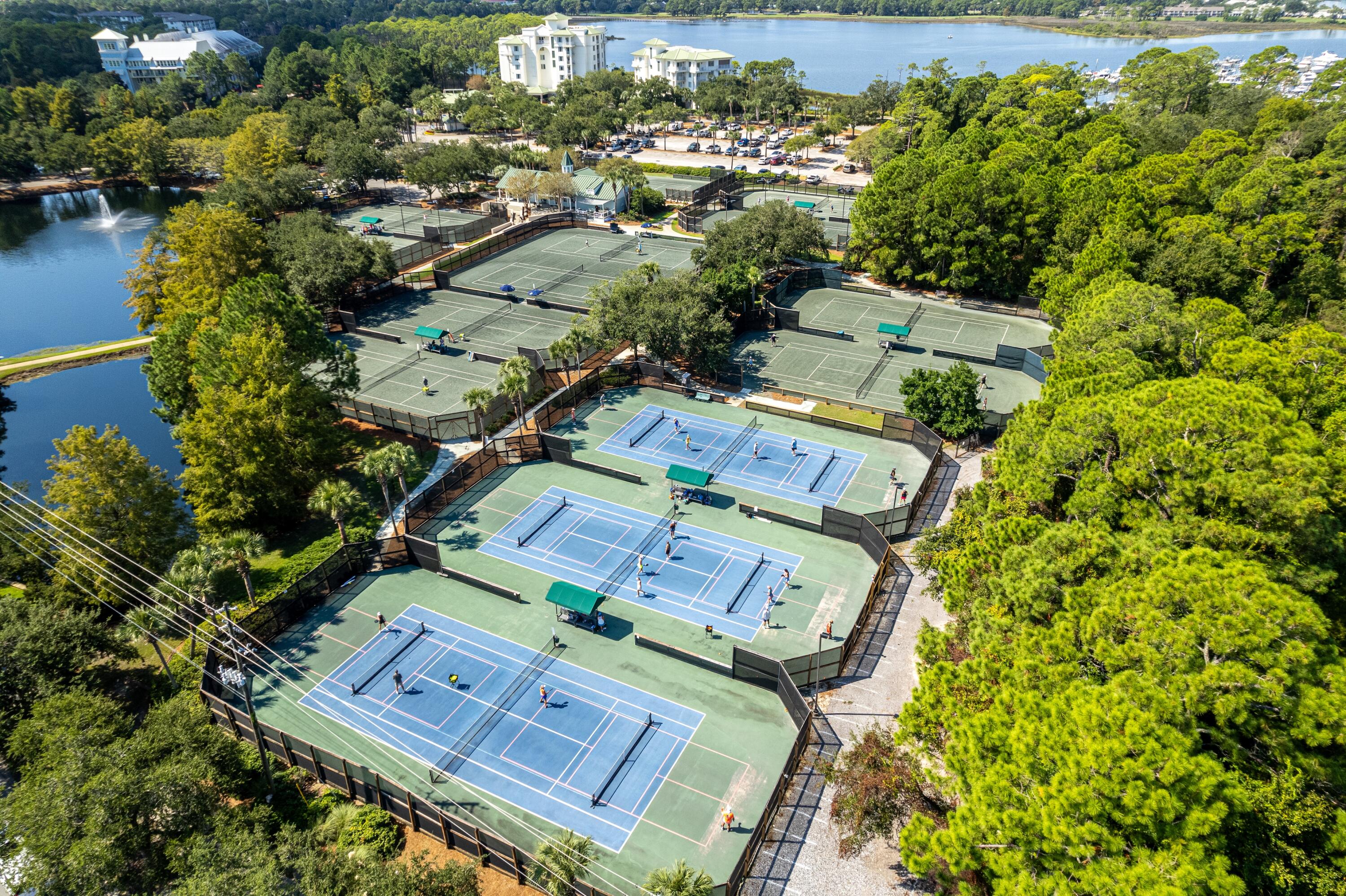 MAGNOLIA BAY - Residential