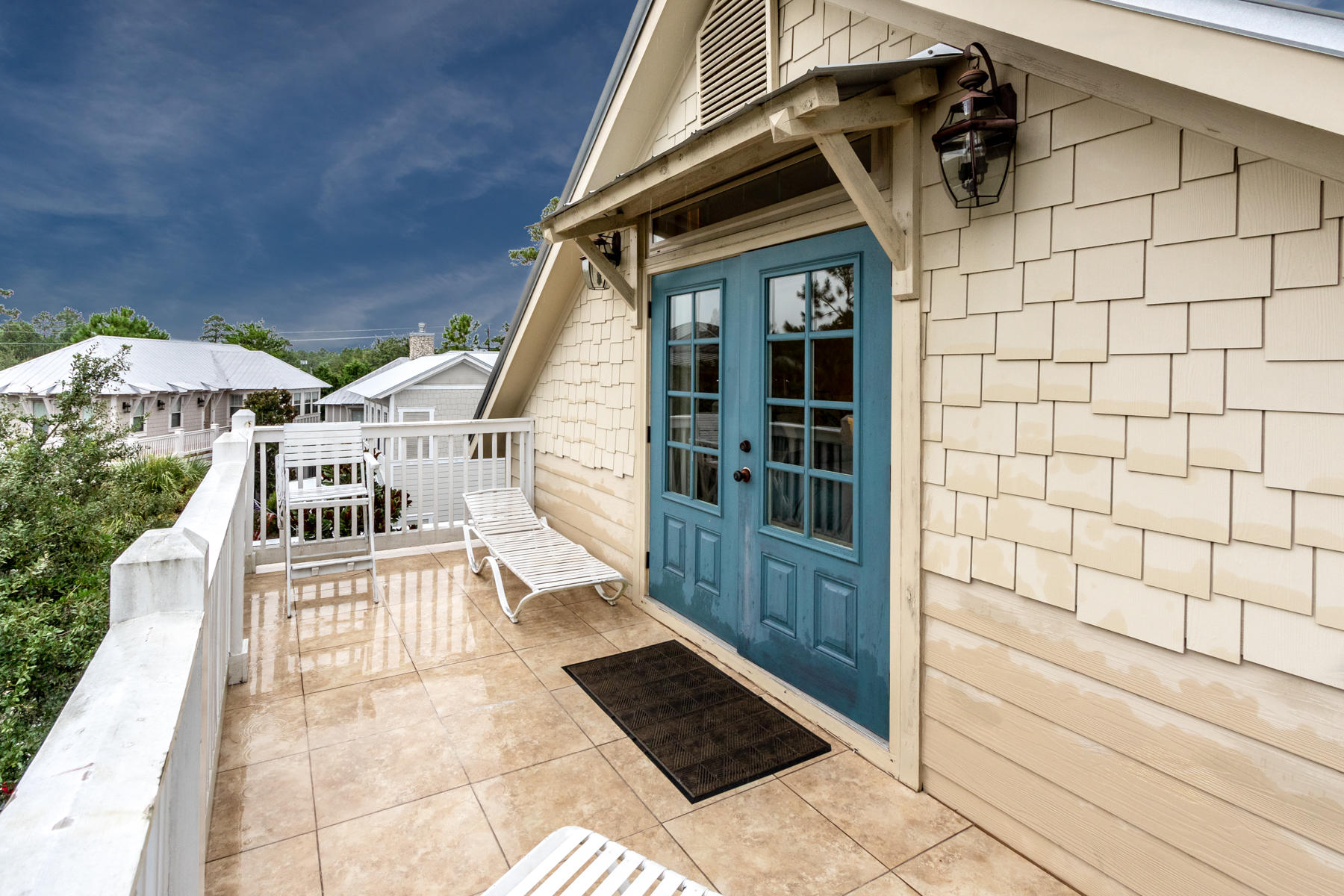 COTTAGES AT EASTERN LAKE - Residential