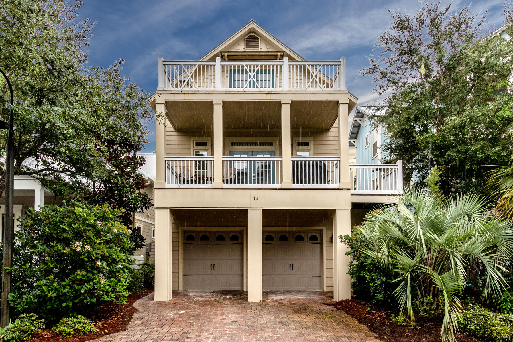 COTTAGES AT EASTERN LAKE - Residential