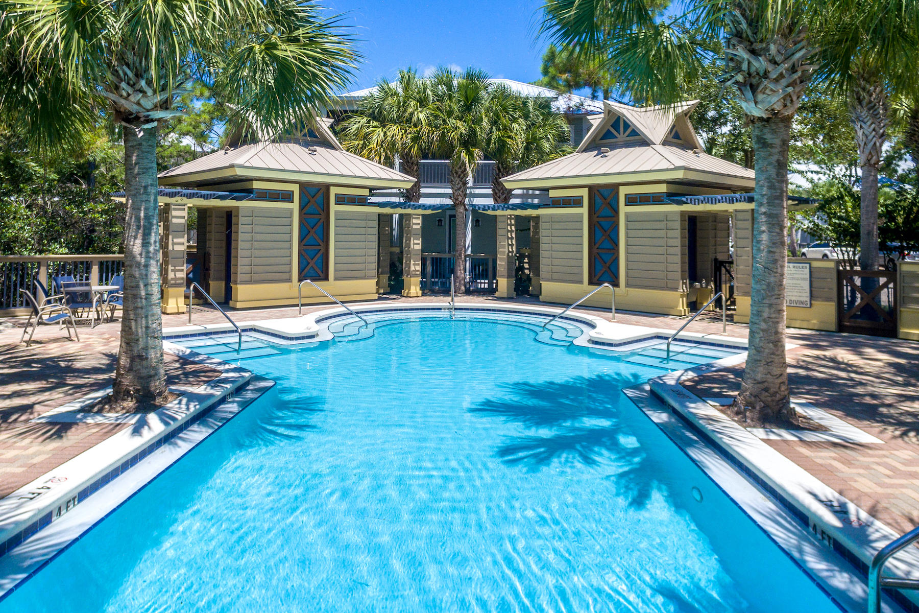 COTTAGES AT EASTERN LAKE - Residential