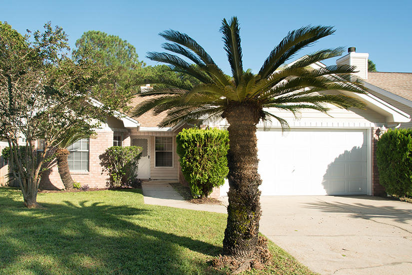 LAKE CHARLESTON - Residential Lease