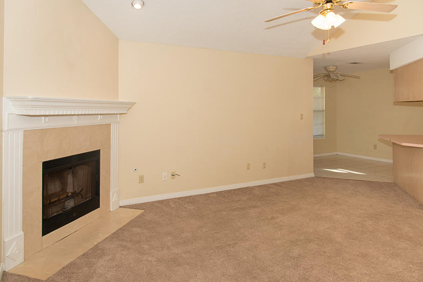 LAKE CHARLESTON - Residential Lease