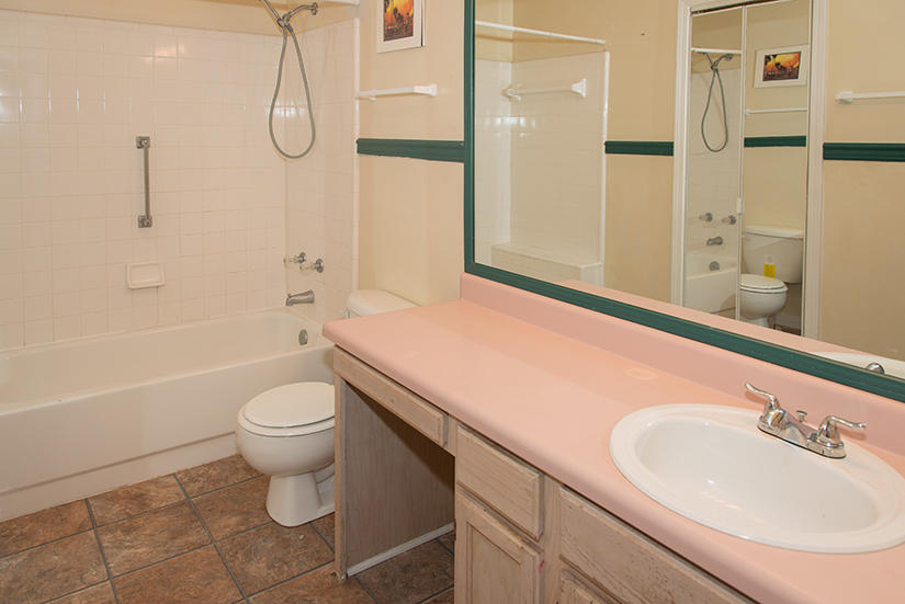 LAKE CHARLESTON - Residential Lease
