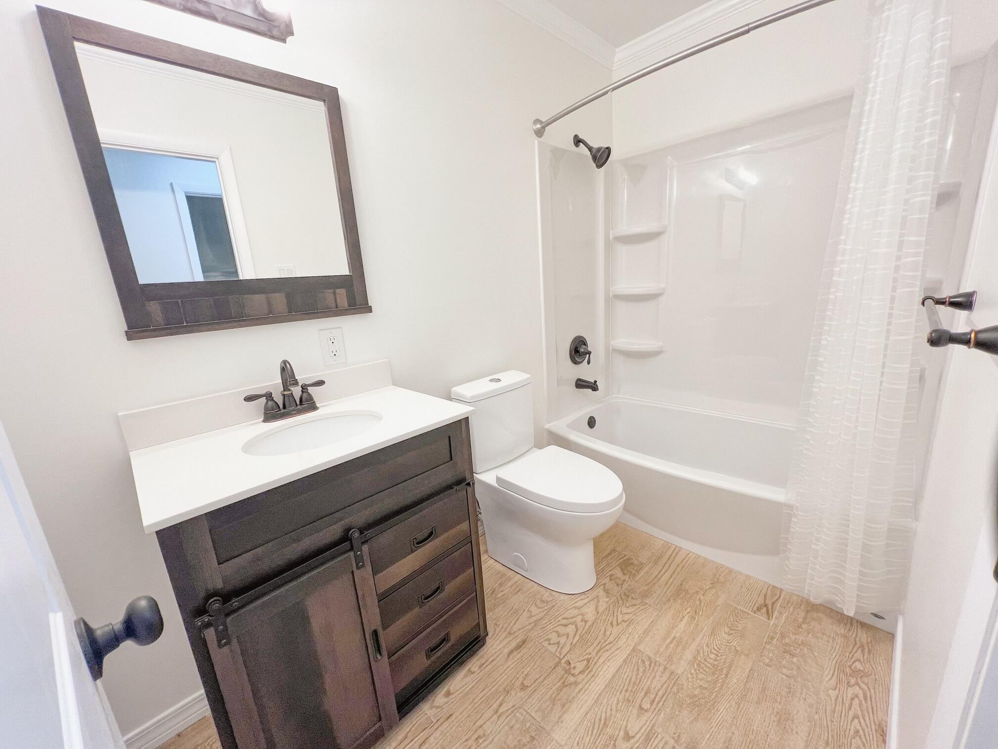 COLONIAL ESTATES - Residential